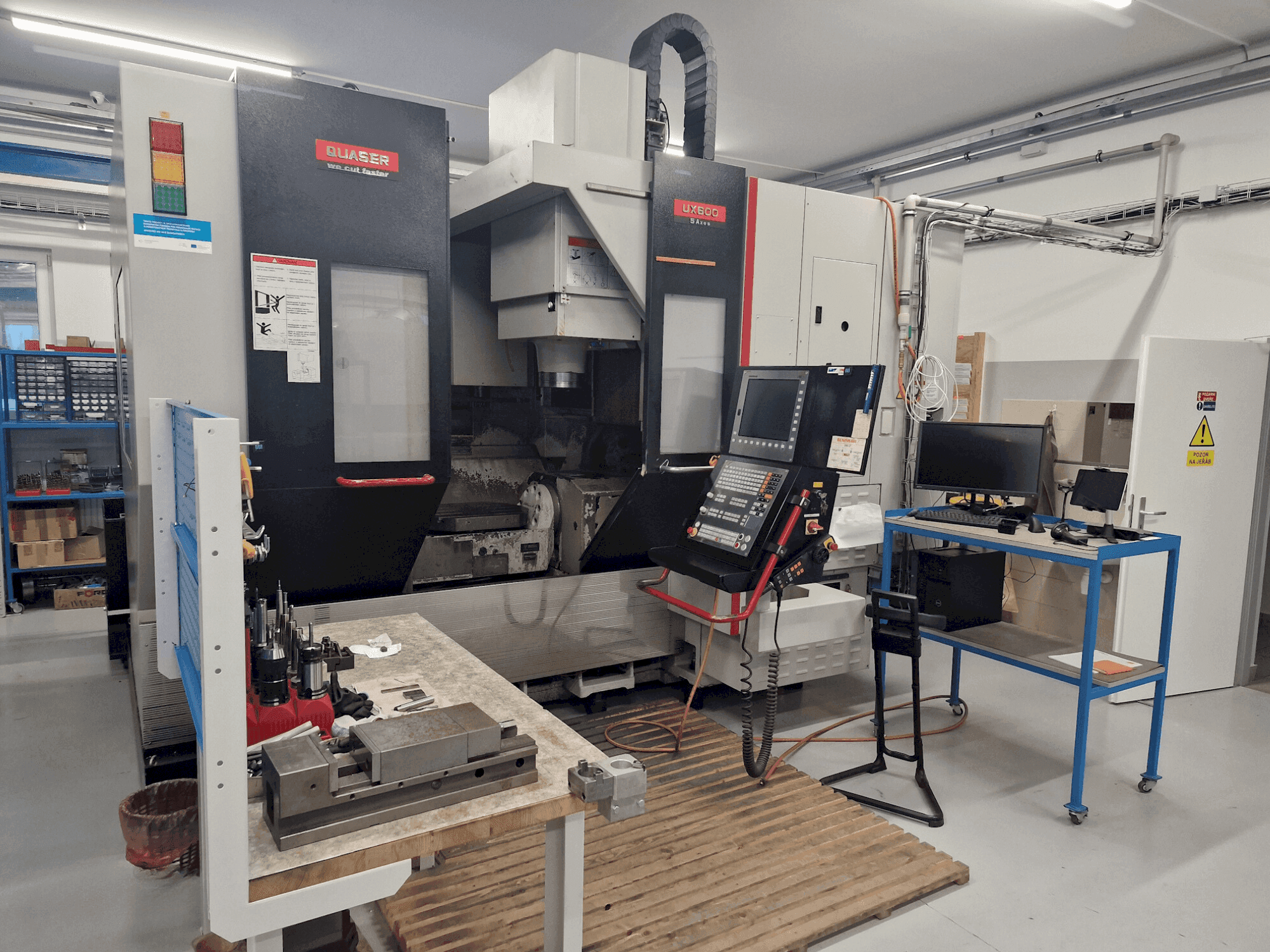 Front view of Quaser UX600/15C machine
