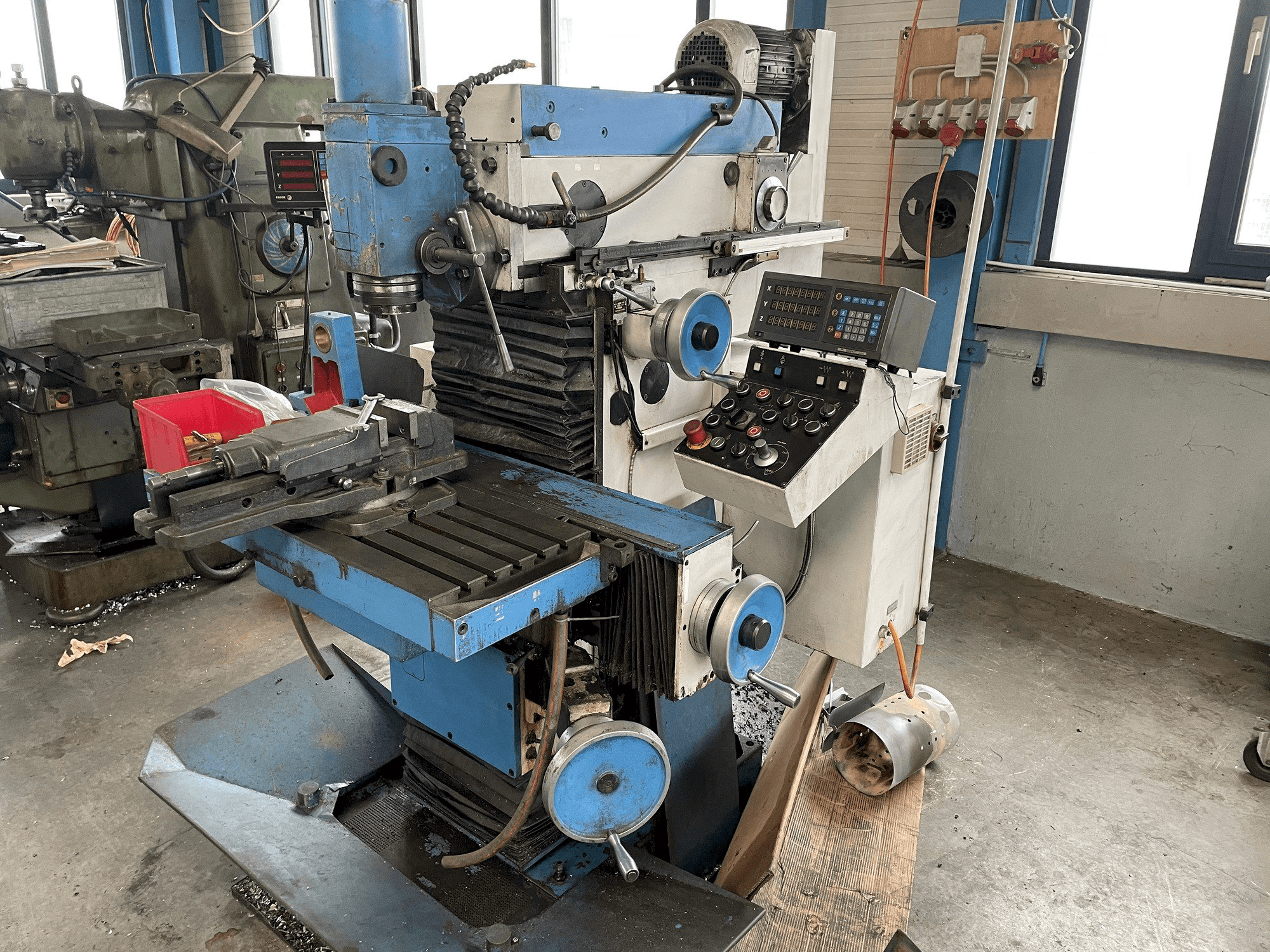 Front view of KNUTH WF 5 machine