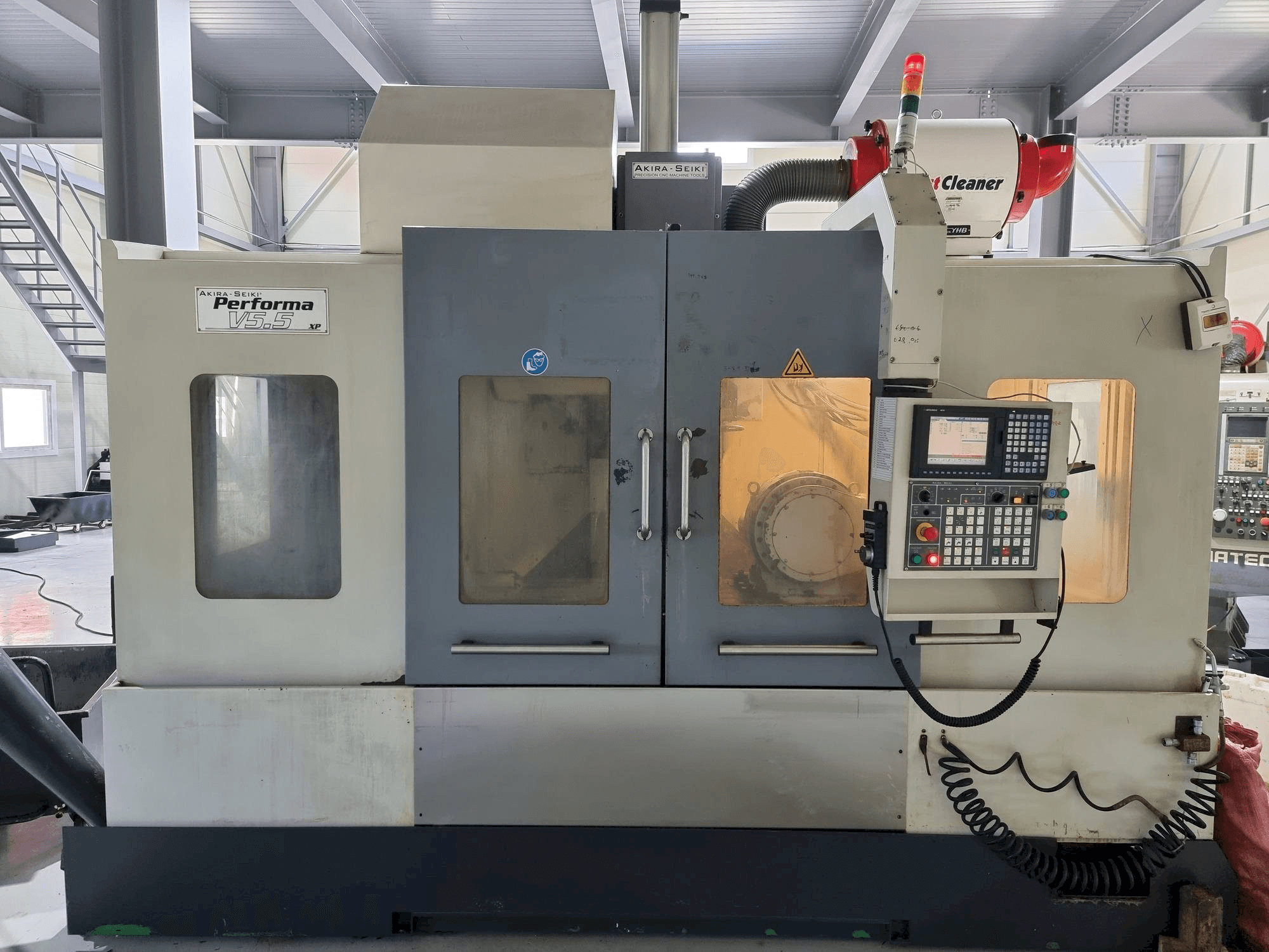 Front view of Akira Seiki V5.5 machine
