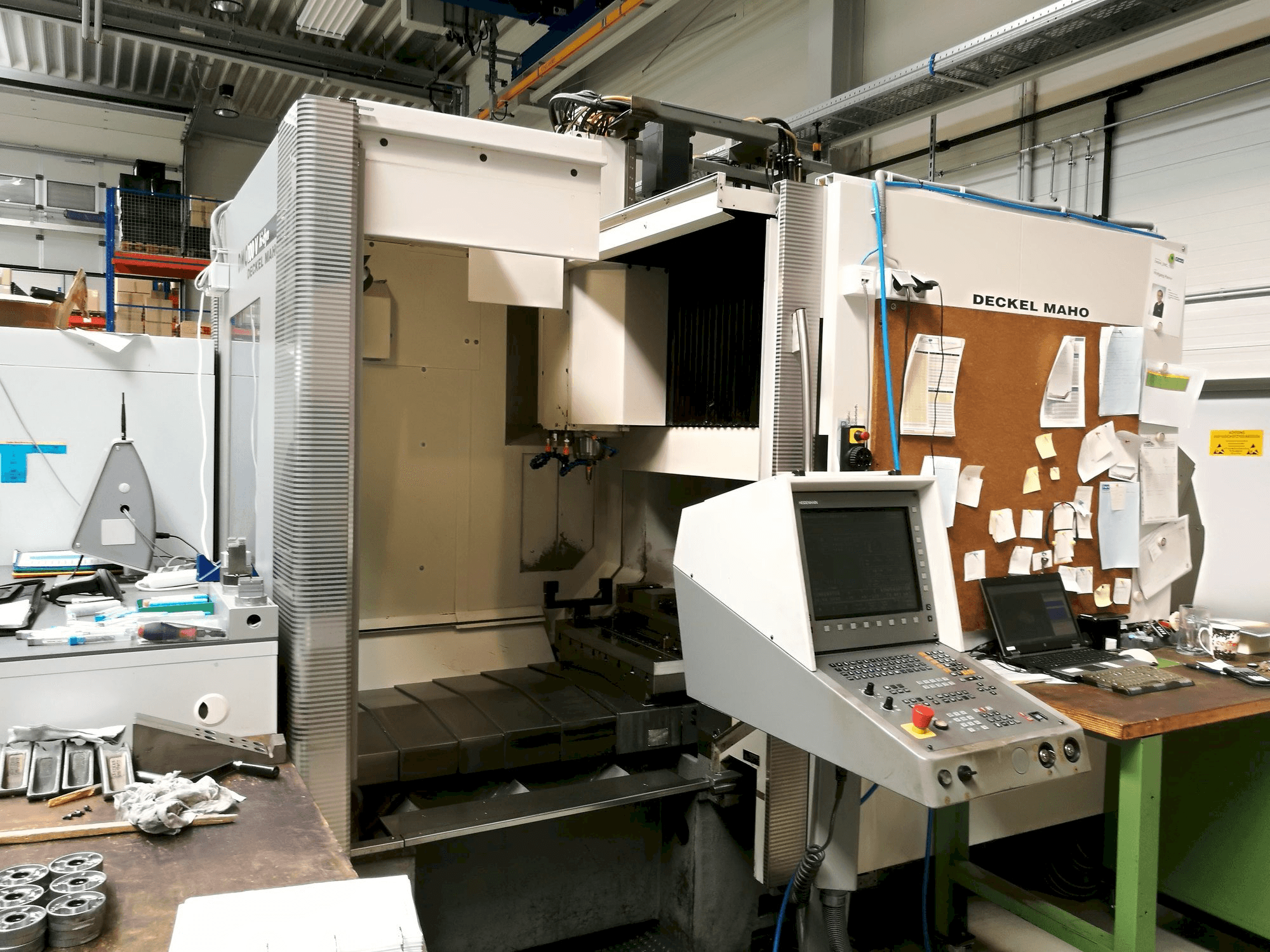Front view of DECKEL MAHO DMC 100 V Hi-Dyn machine