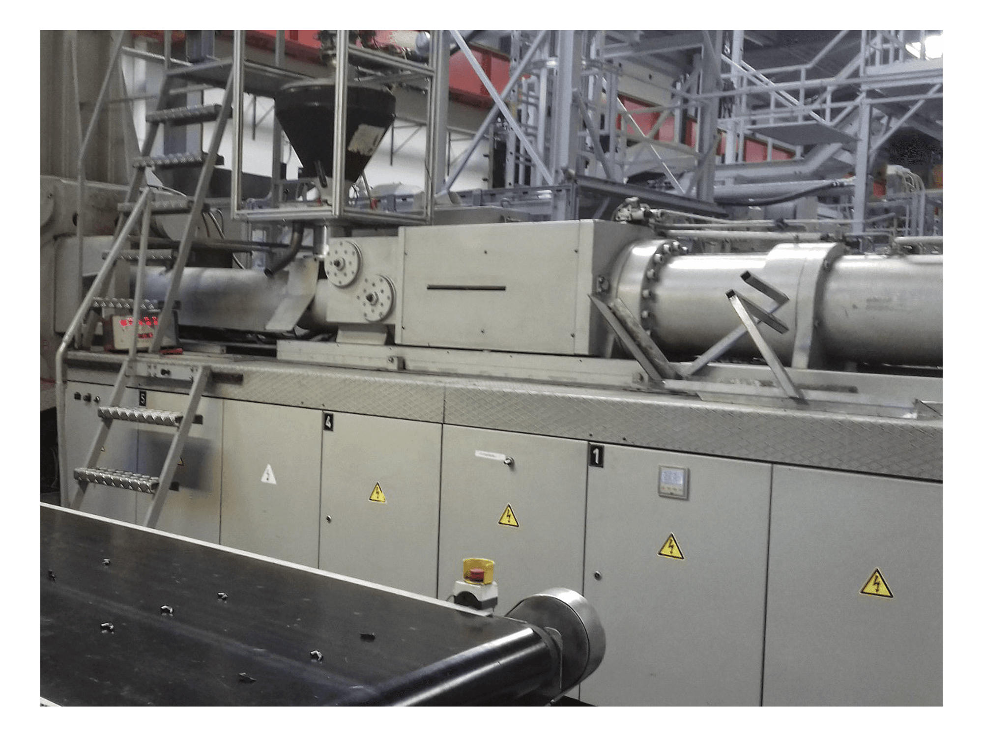 Right side view of Krauss Maffei 650-4350 BM Machine