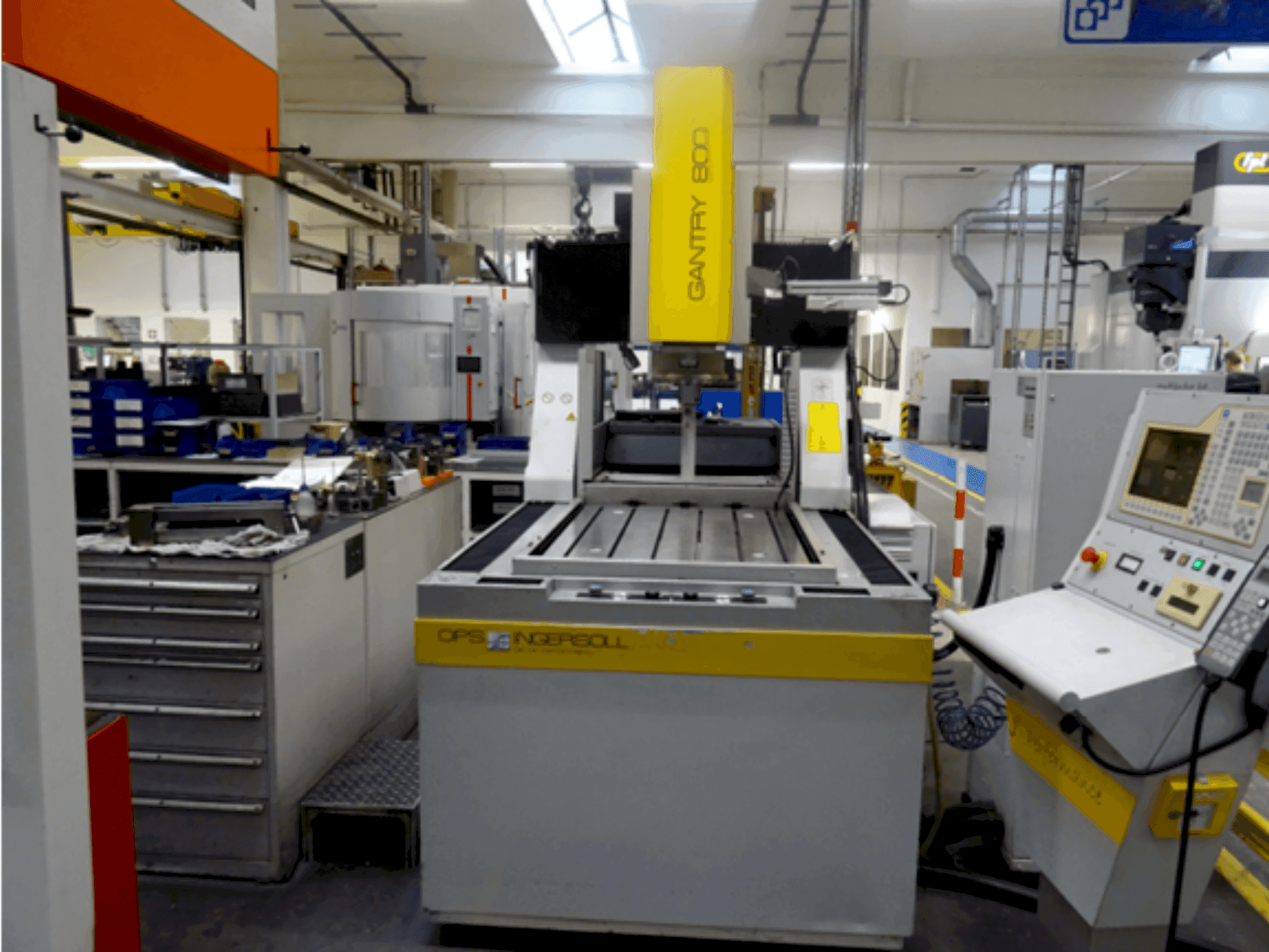 Front view of Ingersoll Rand Gantry 800 machine