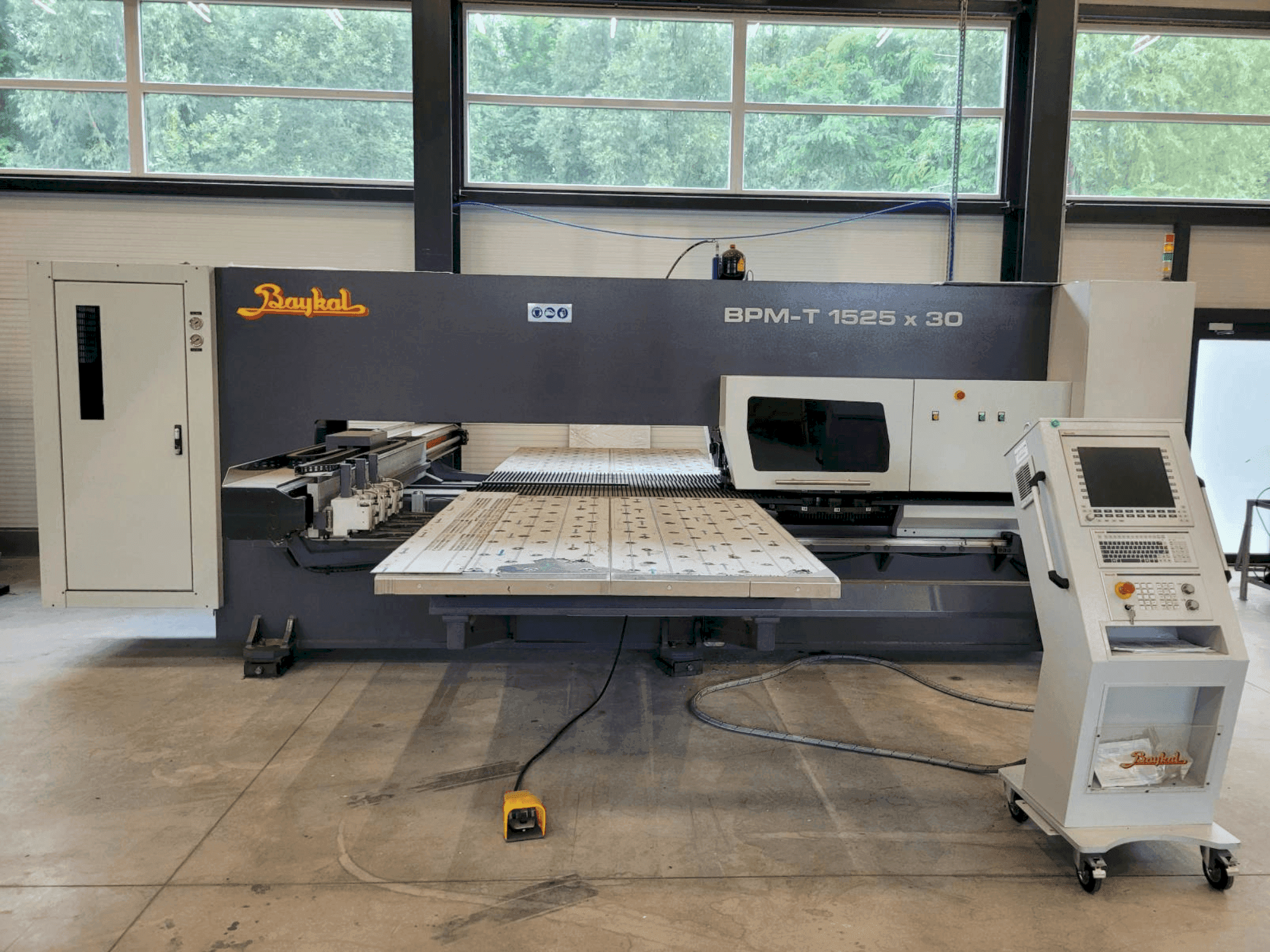 Front view of Baykal BPM-T 1525X30 machine