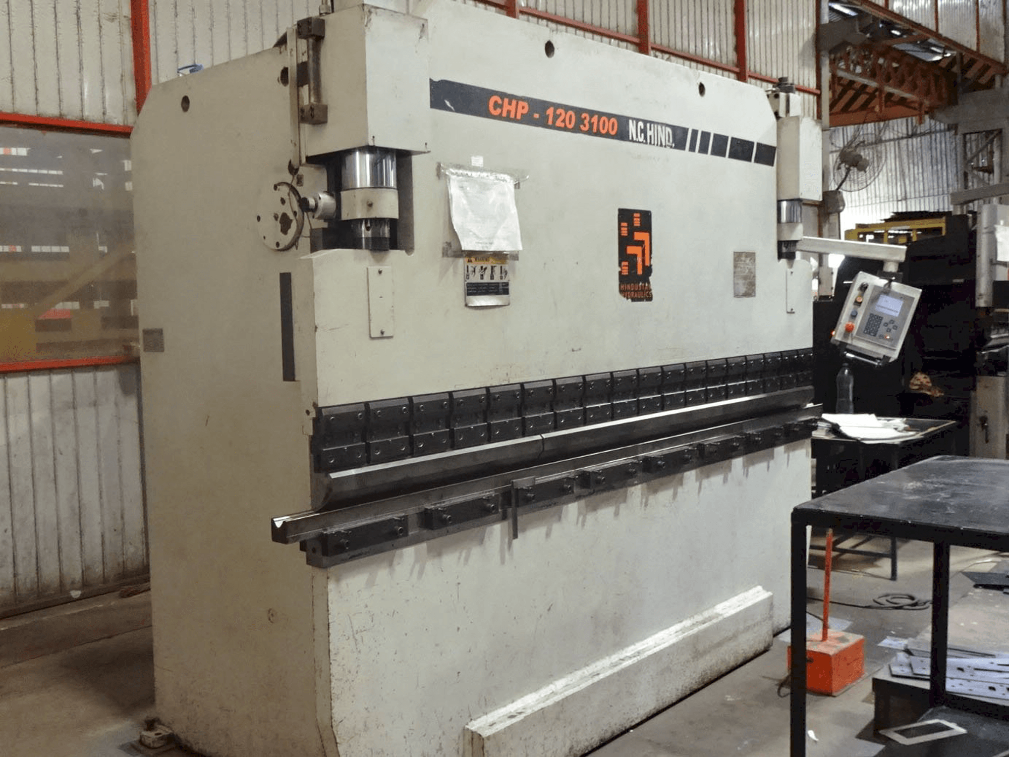 Left view of Hindustan Hydraulics CHP 120 Machine