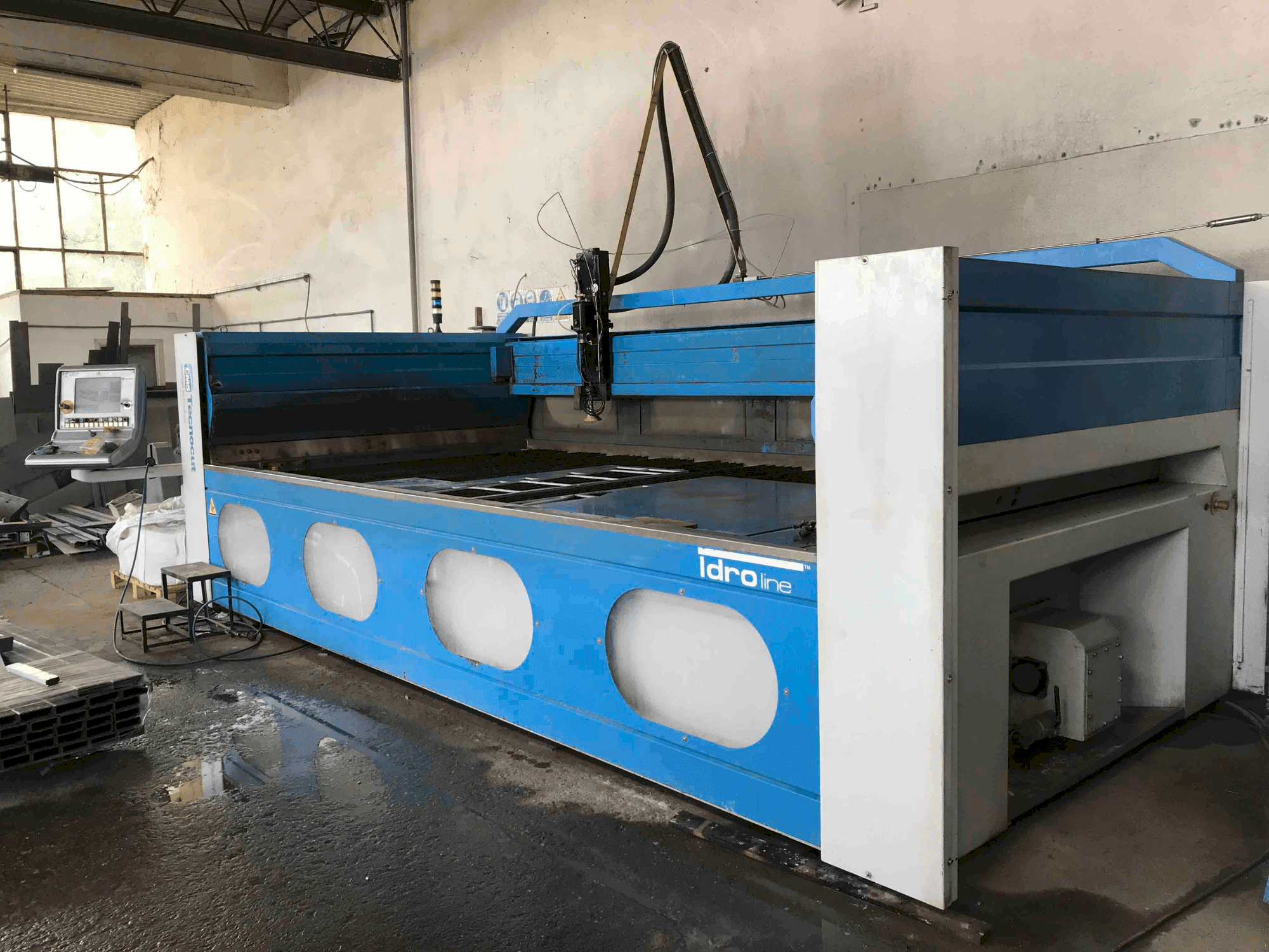 Front view of CMS tecnocut JP 60hp machine