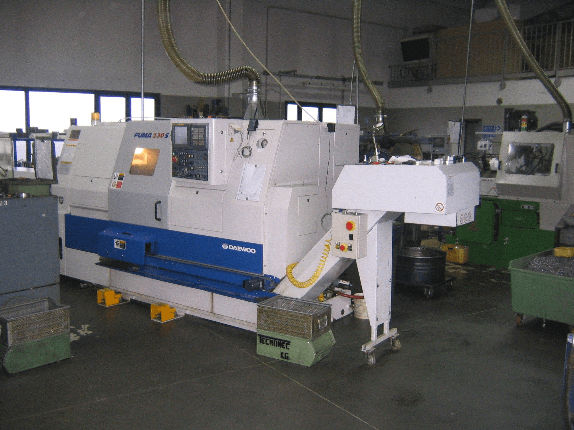 Front view of DAEWOO Puma 230SC machine