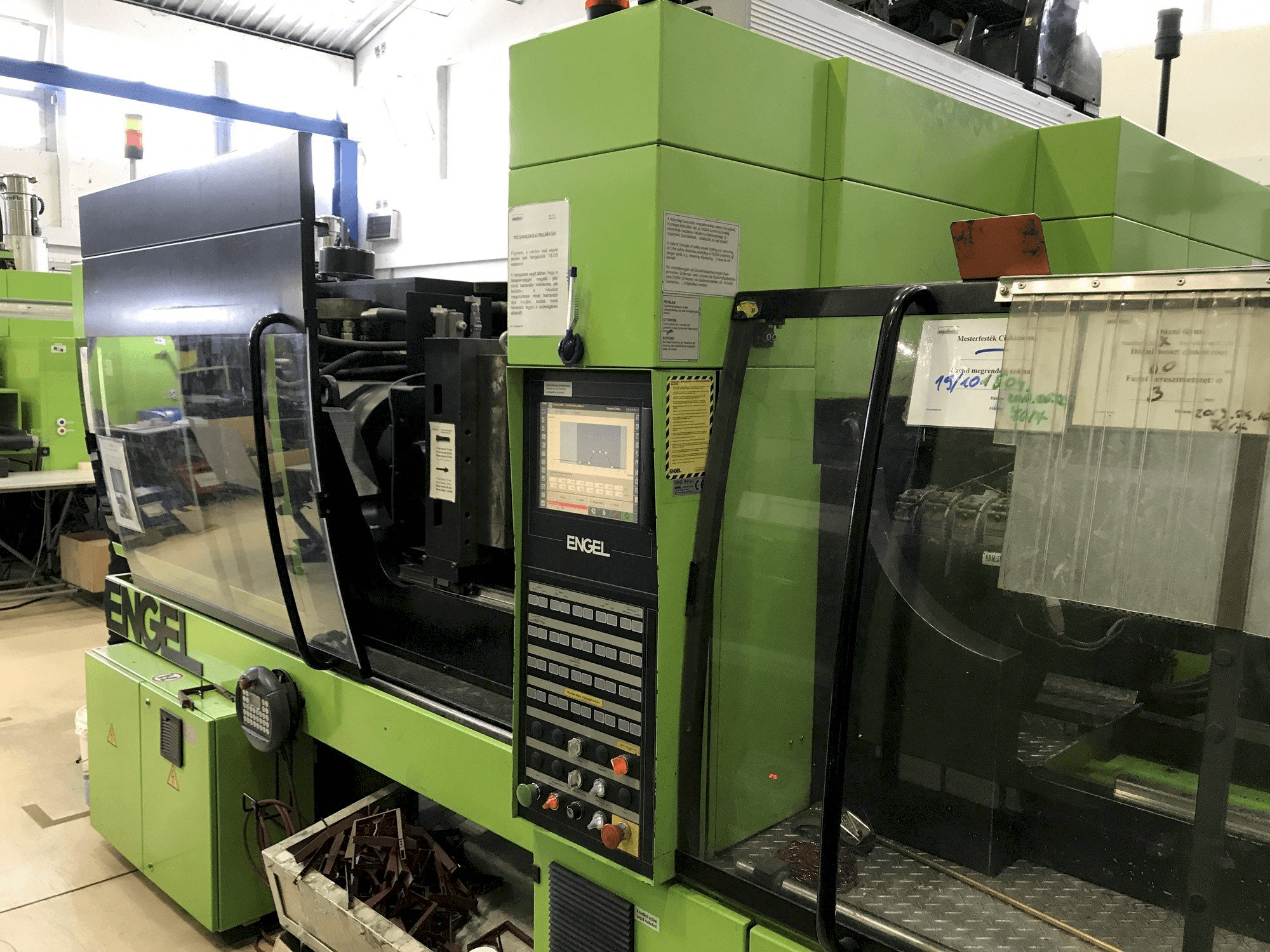 Front view of ENGEL VC 750/150 Plus machine