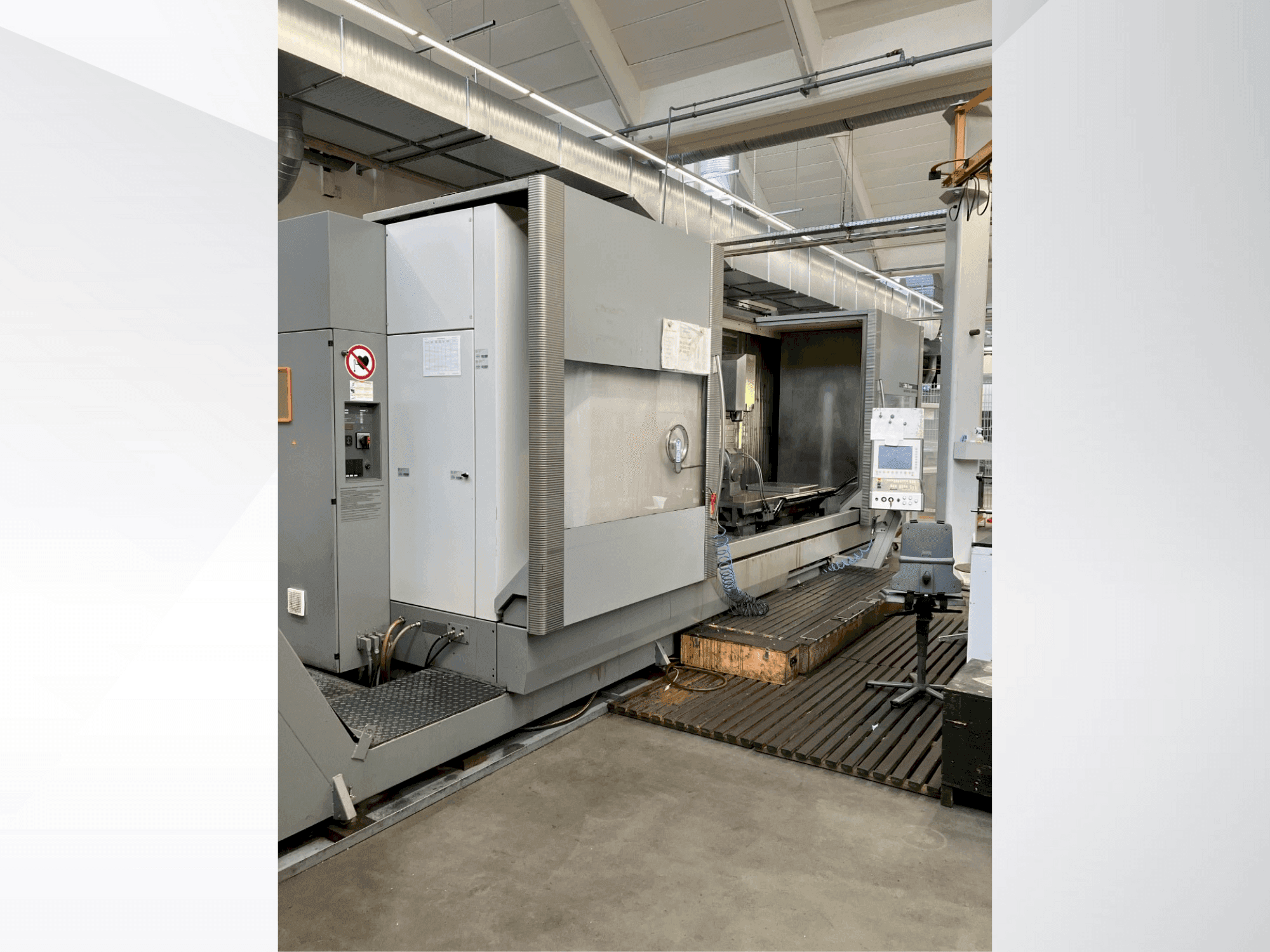 Front view of DECKEL DMF 360 linear machine