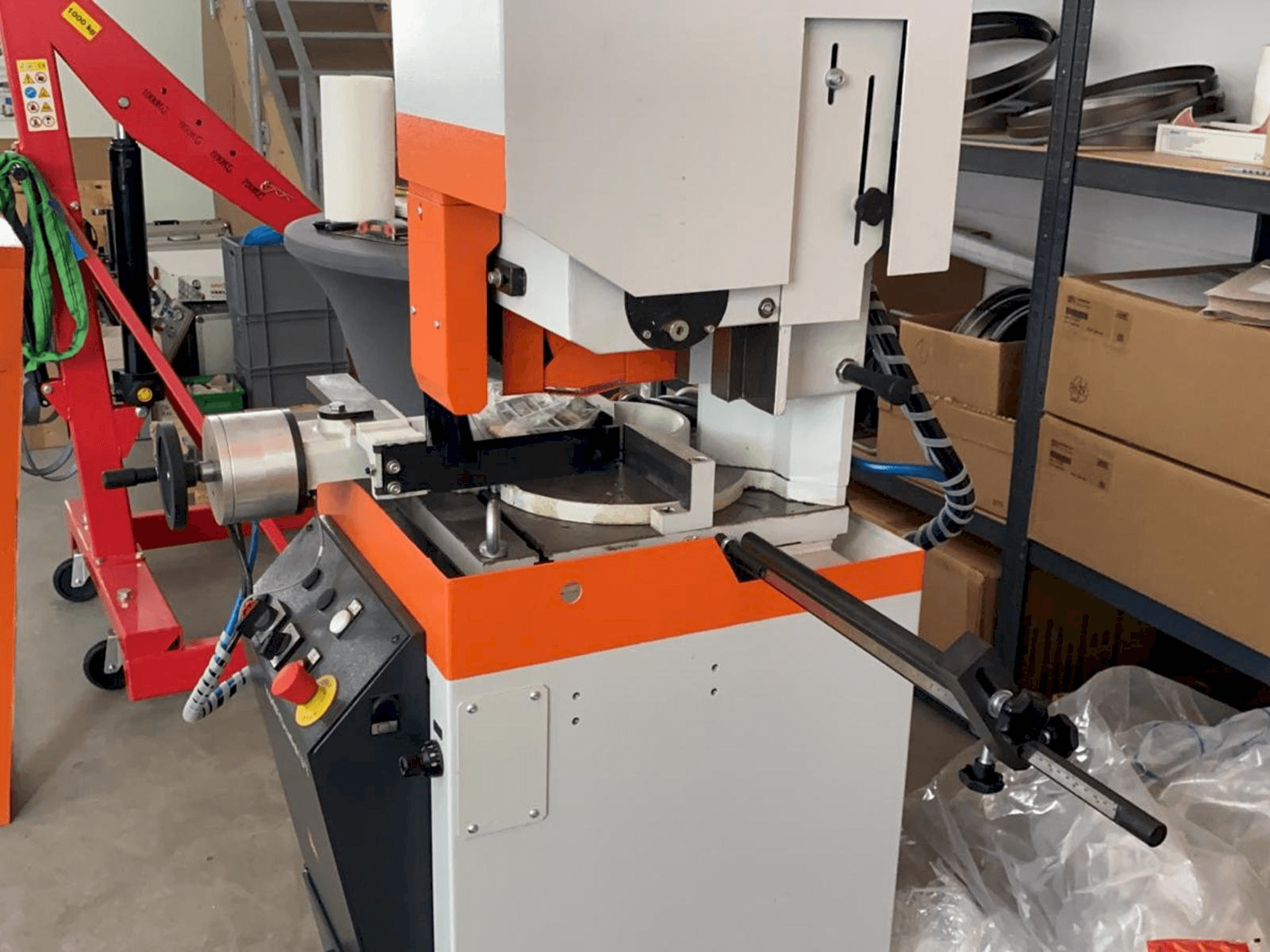 Left side view of KASTO Radial U7 machine