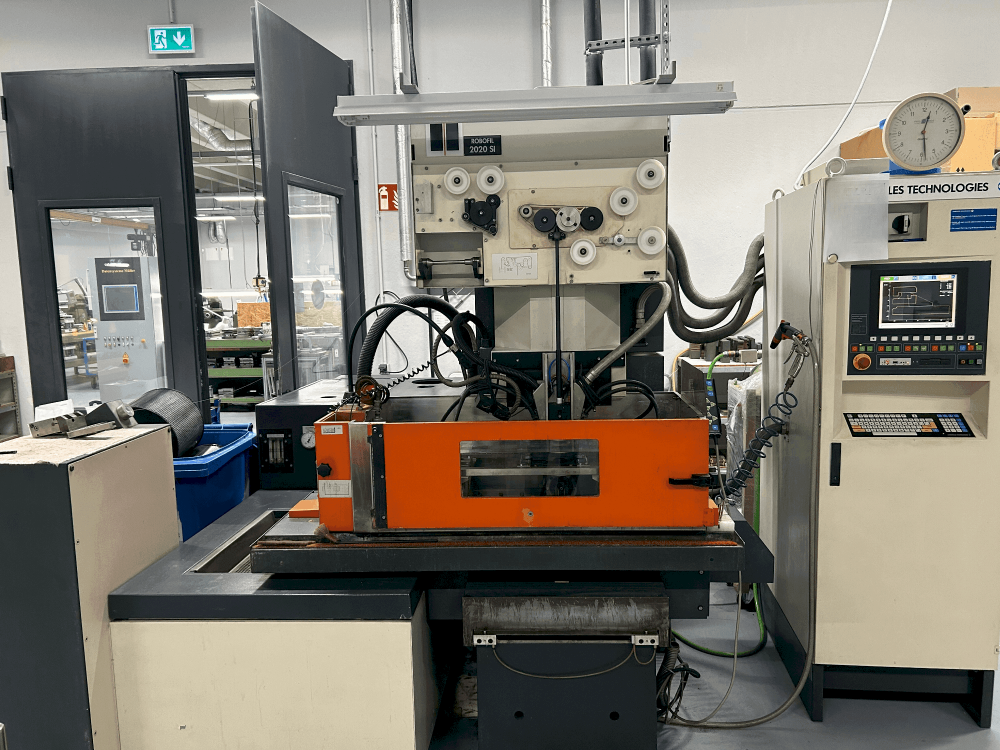 Front view of CHARMILLES ROBOFIL 2020 SI machine