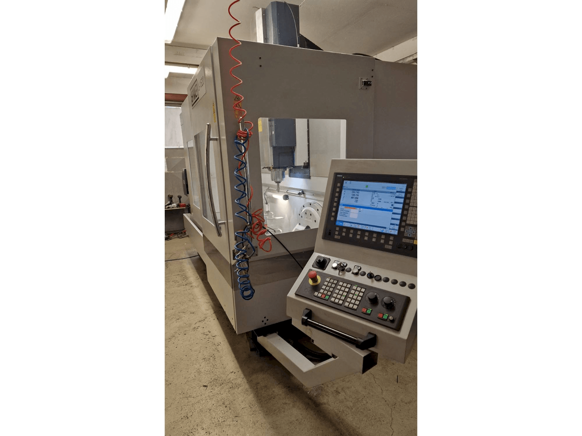 Front view of SPINNER U5 1520 machine