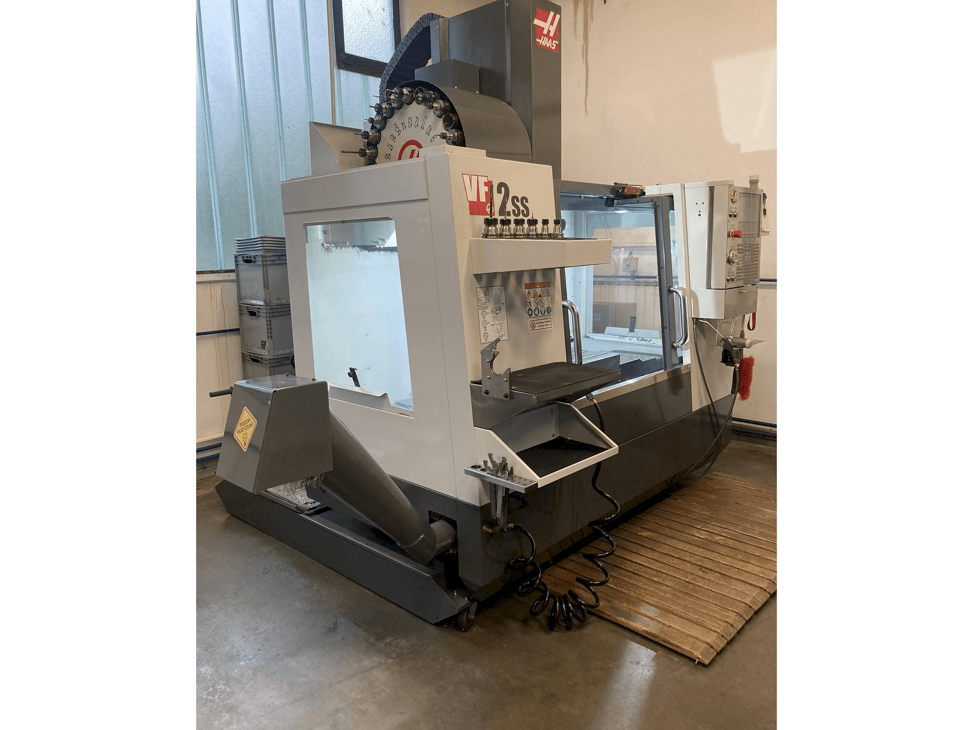 Left side view of HAAS VF-2 SS machine
