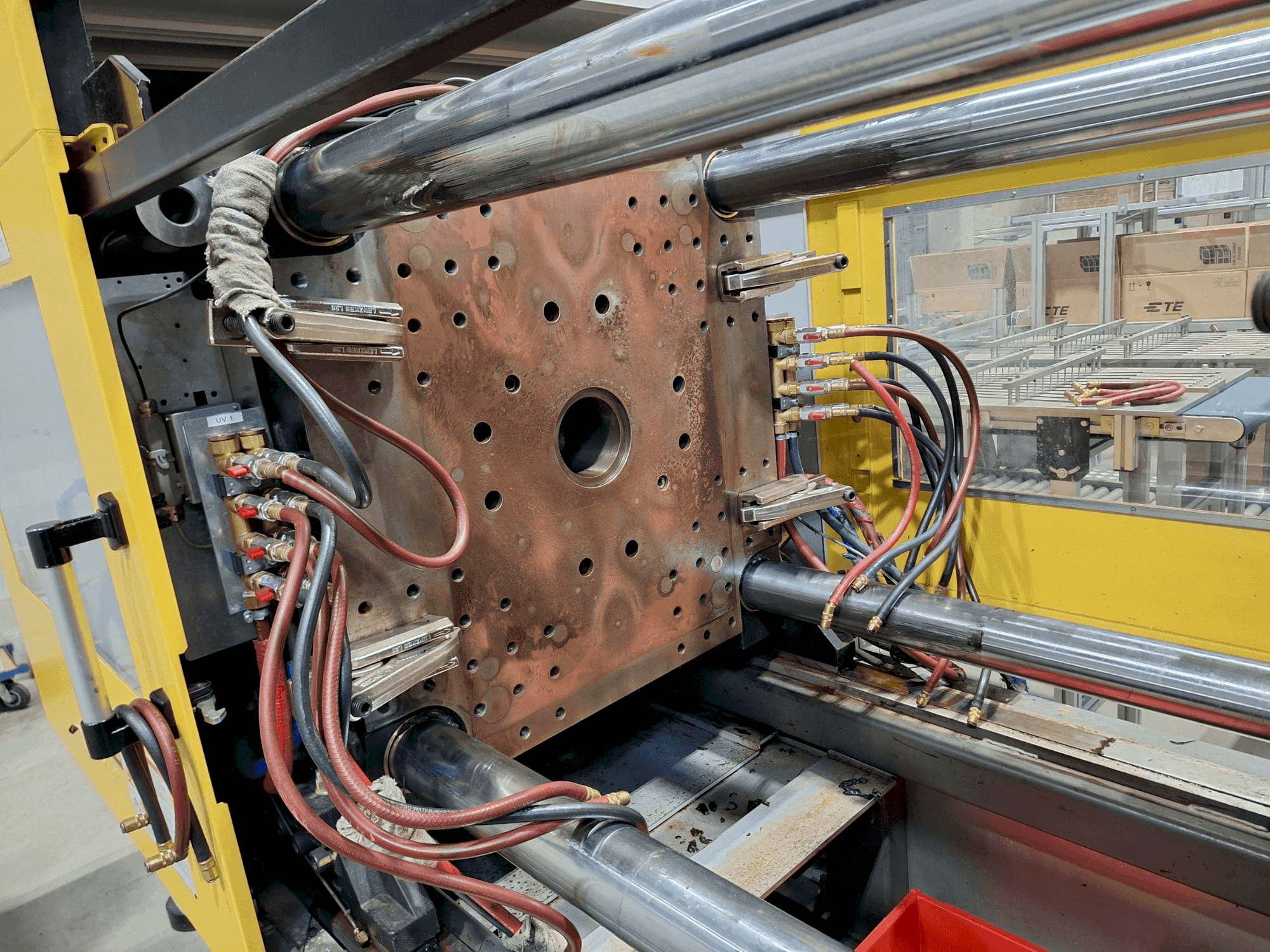 Front view of FANUC Roboshot S220iA machine
