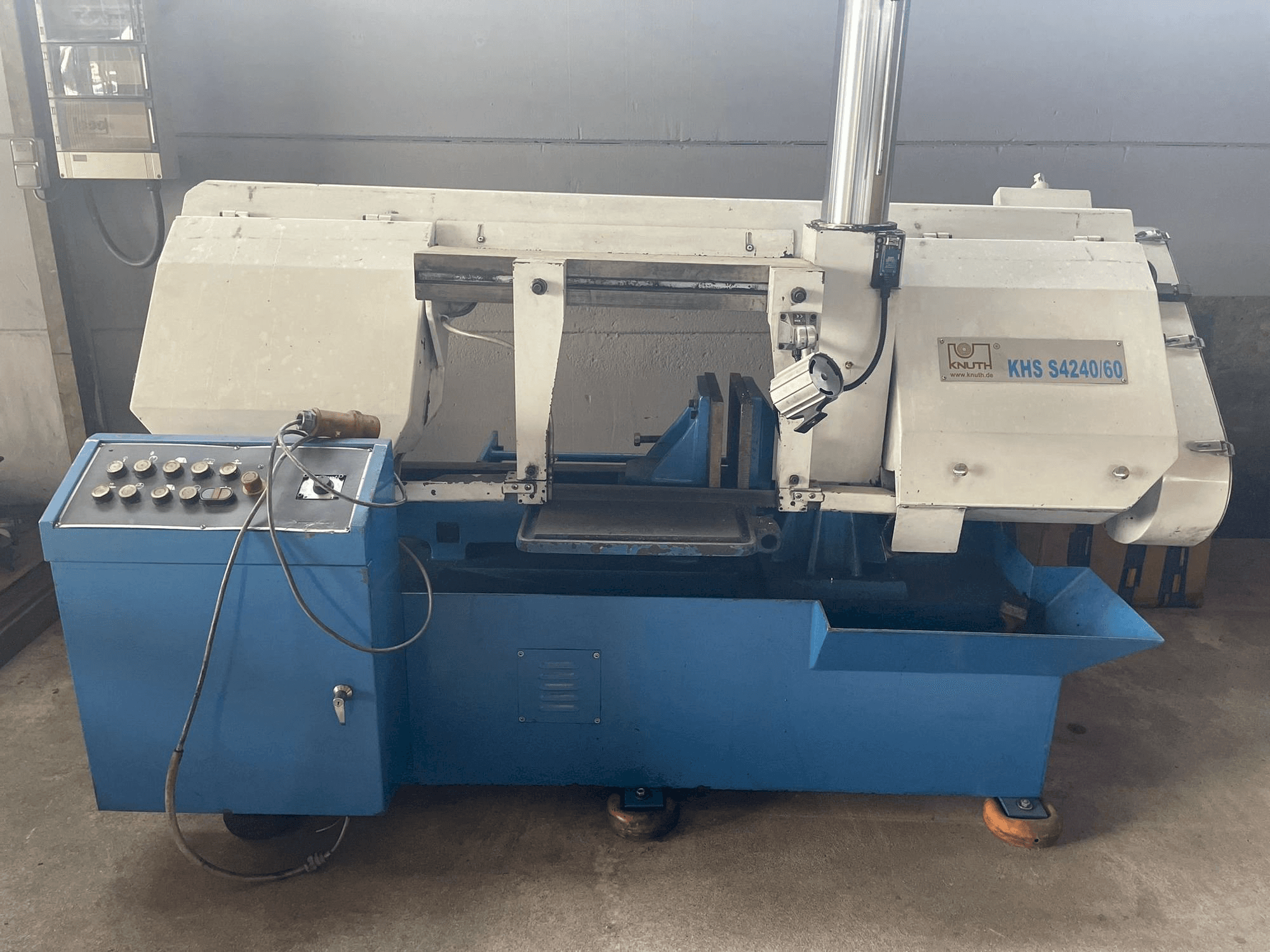 Front view of KNUTH KHS S4240/60 machine
