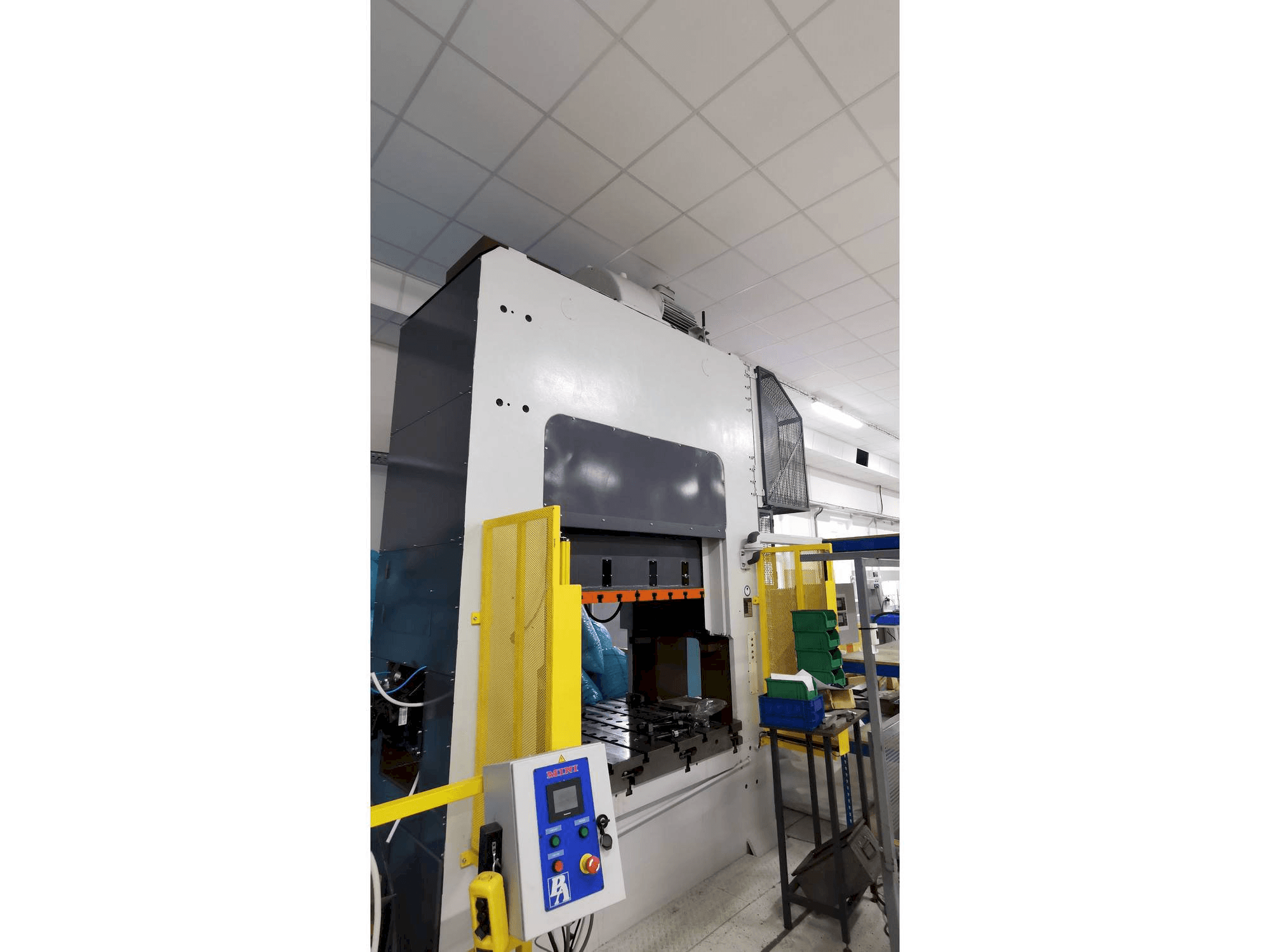 Front view of SMERAL LKT 250D machine