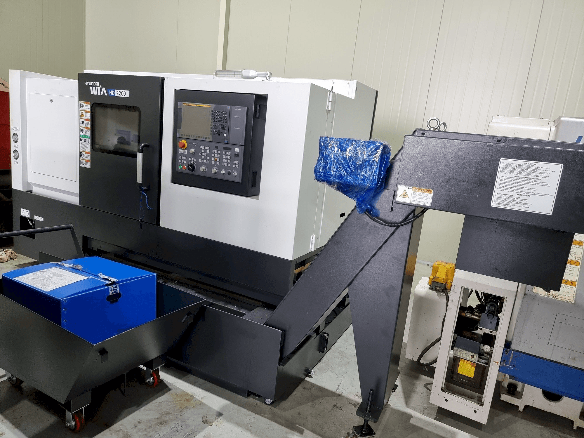 Front view of Hyundai Wia HD2200 machine