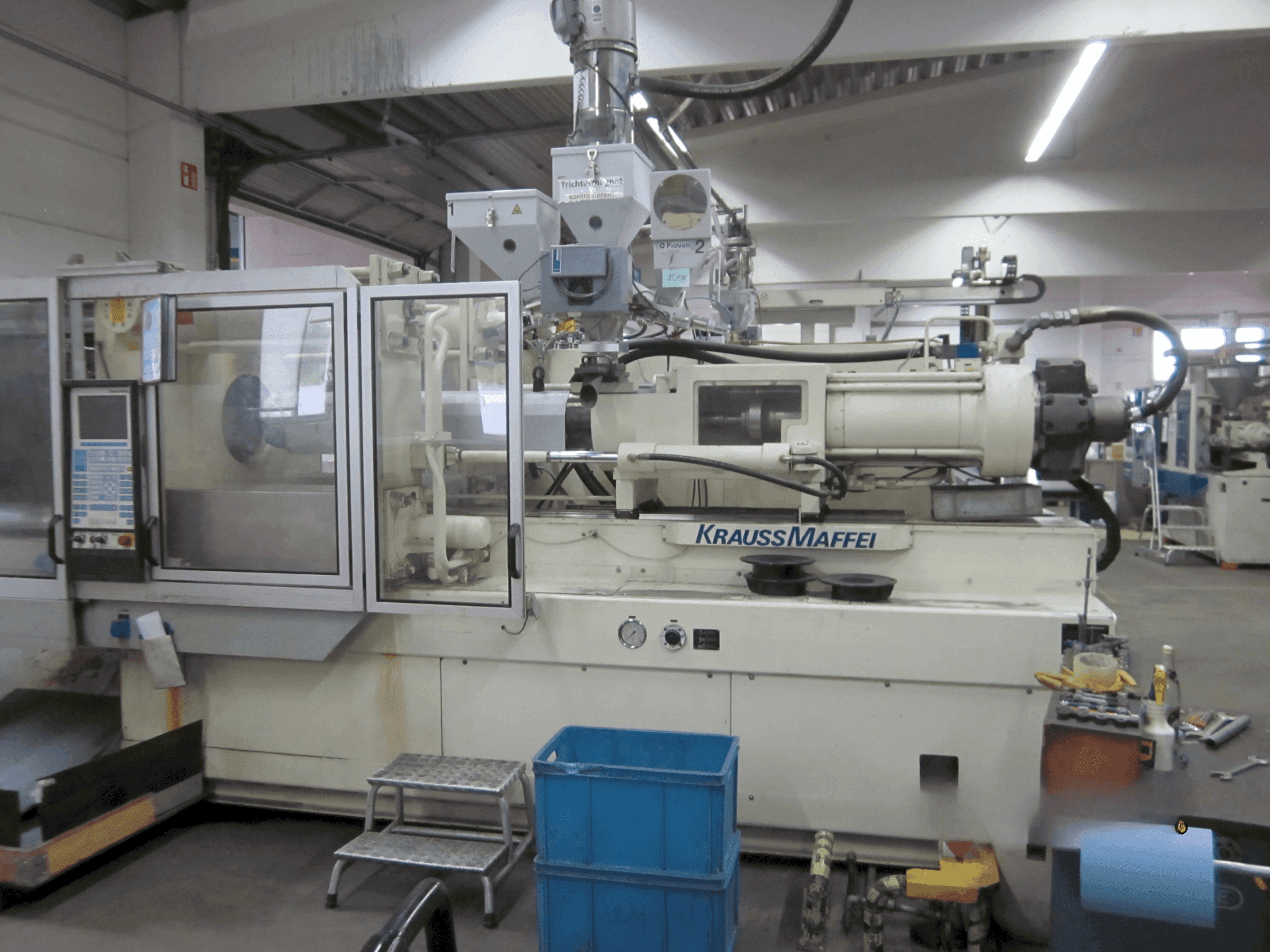 Front view of Krauss Maffei 350-1900 C1 machine