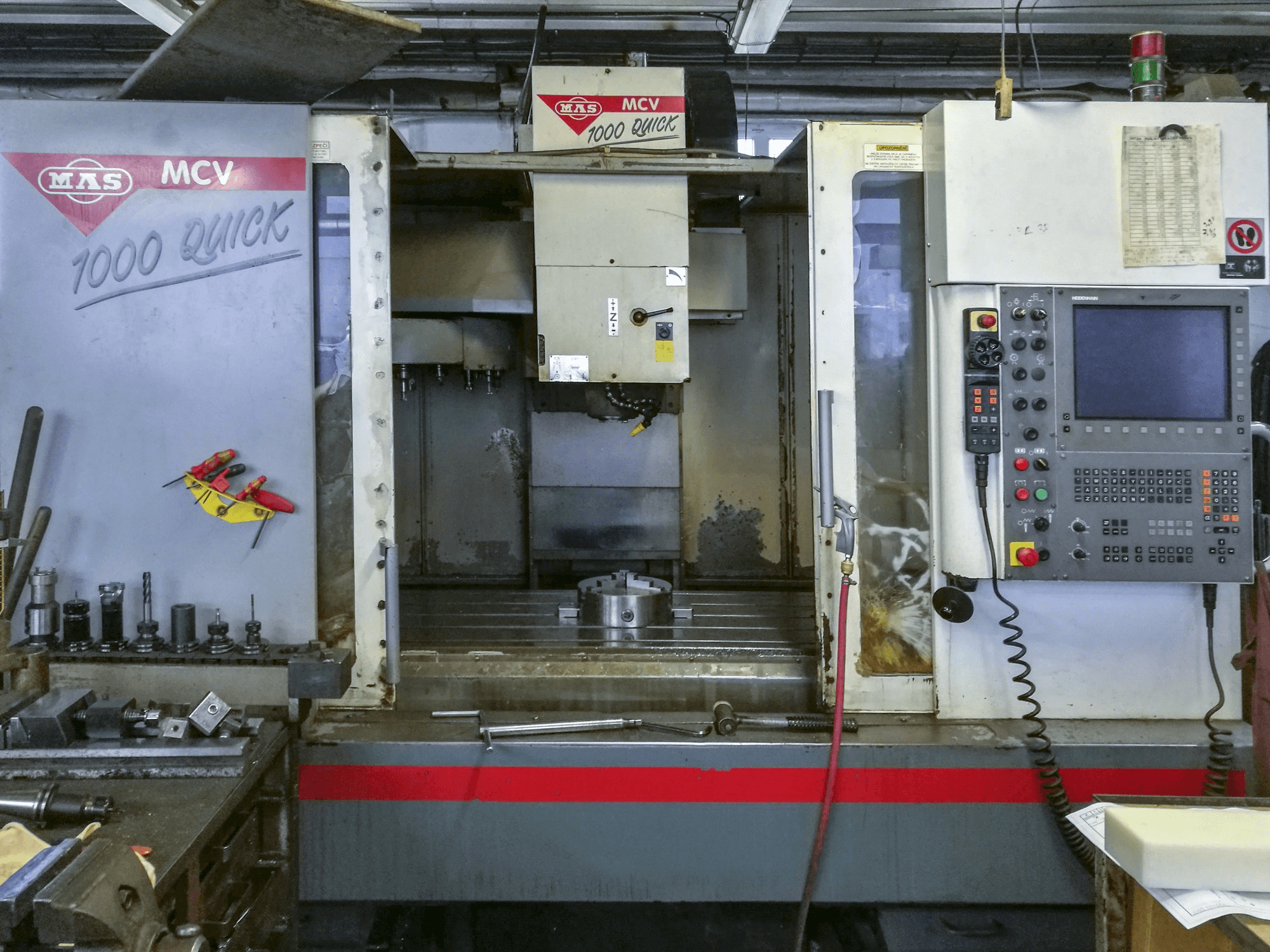 Front view of KOVOSVIT MAS MCV 1000 Quick machine