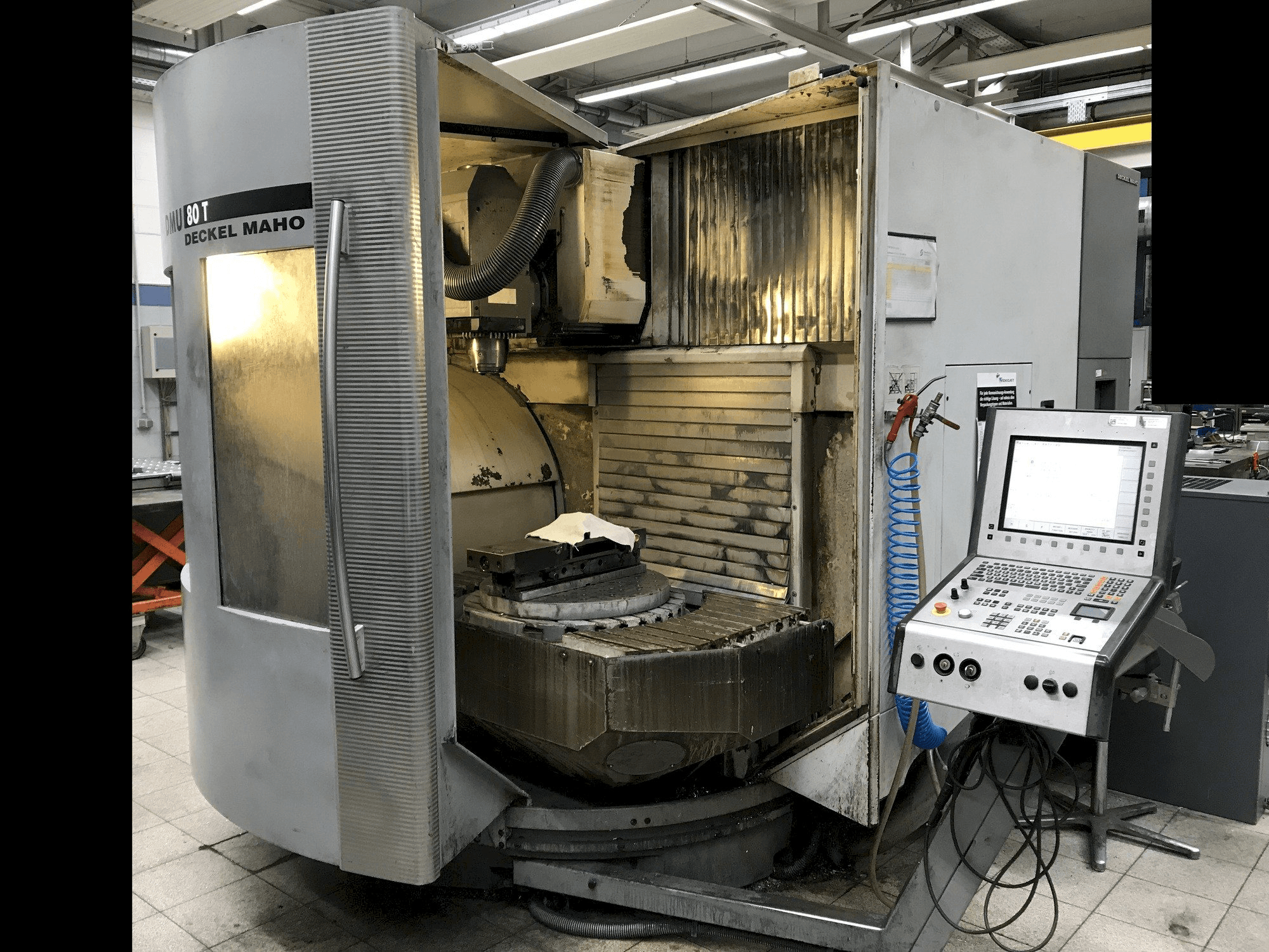 Front view of DECKEL MAHO DMU 80 T machine