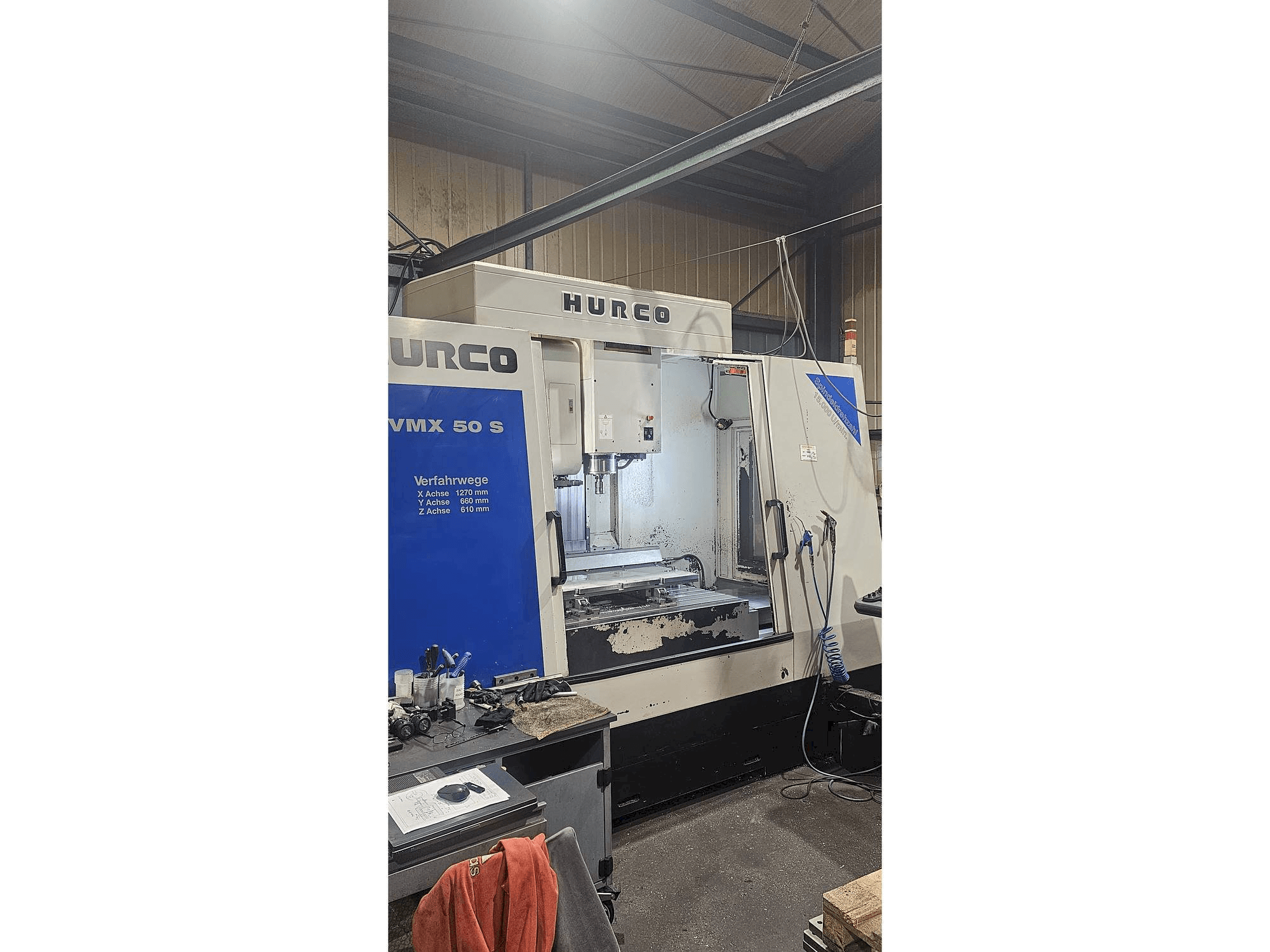 Left side view of Hurco VMX 50 S machine