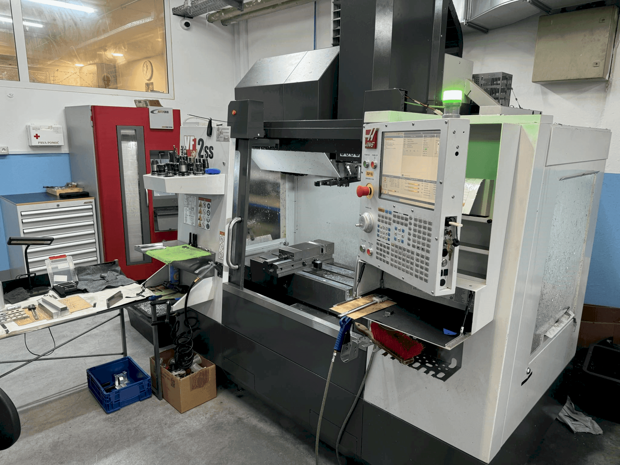 Front view of HAAS VF-2SS machine