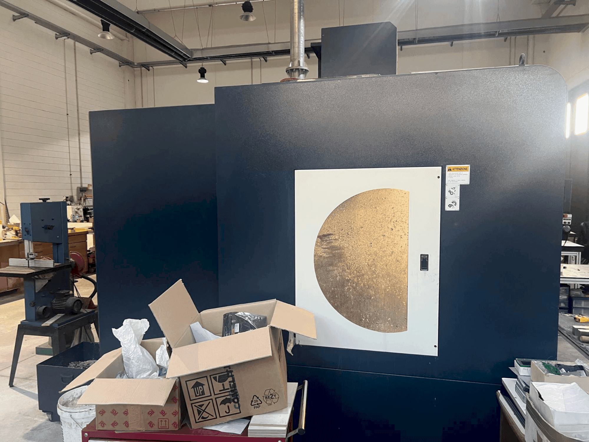 Front view of Johnford Dart VMC 1000A HI TECH machine