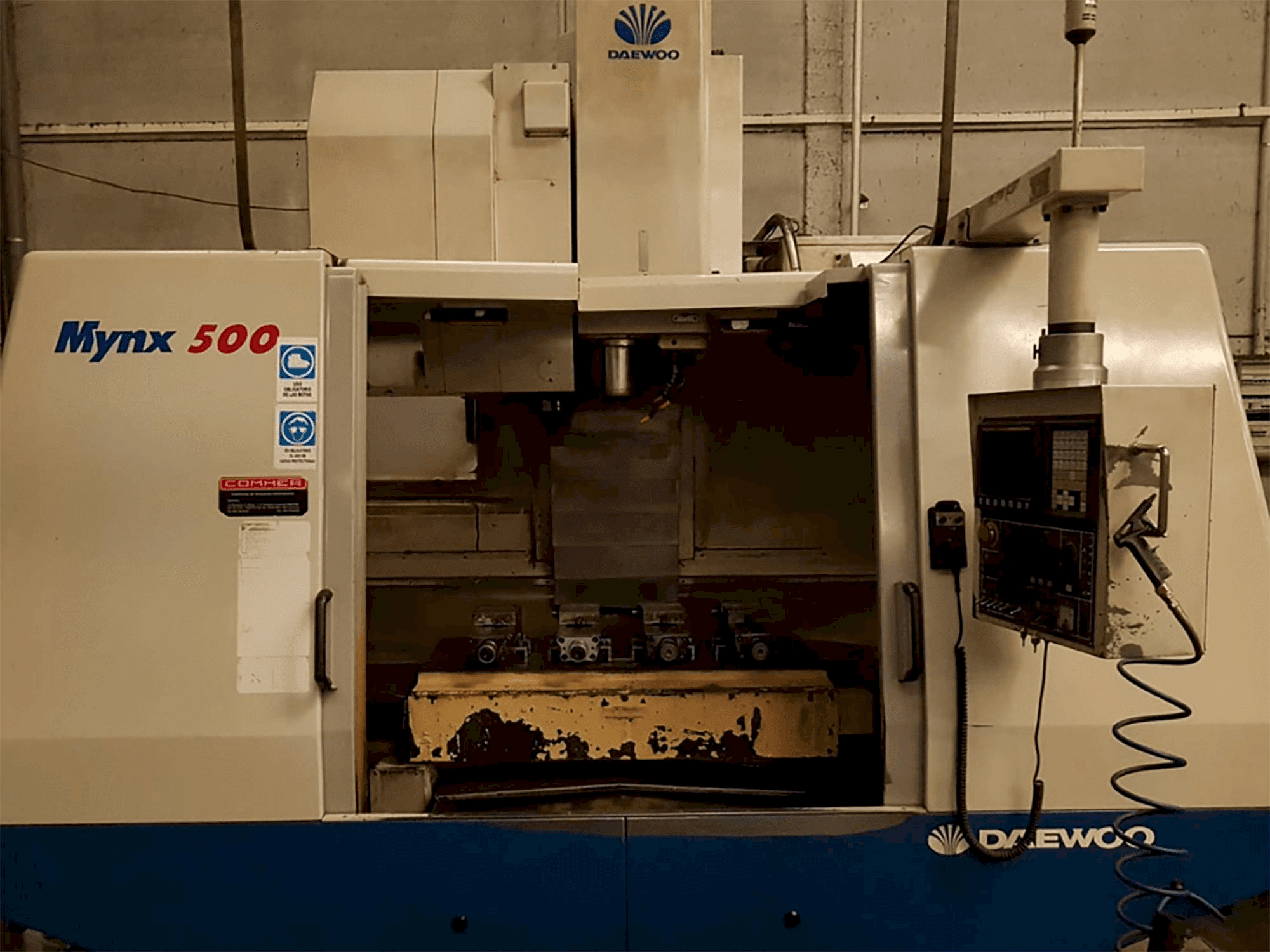 Front view of DAEWOO MYNX 500 Machine