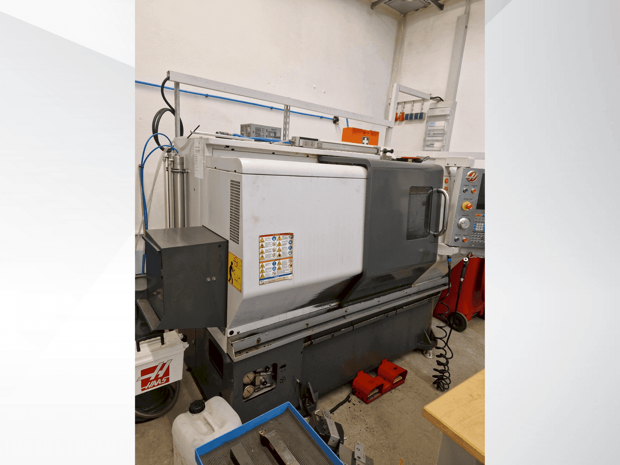 Front view of HAAS ST-10Y machine