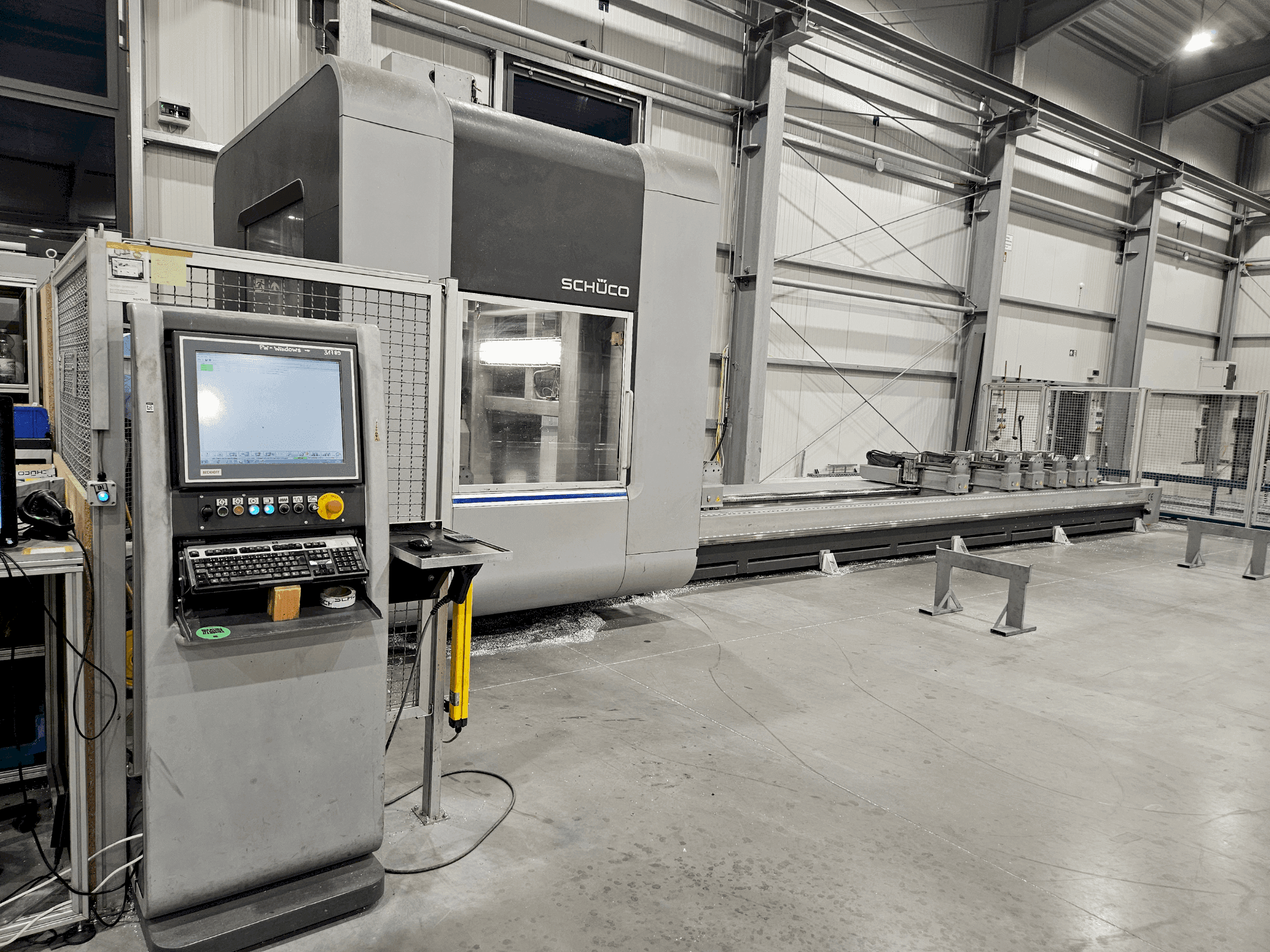 Front view of SCHÜCO DC 500 machine