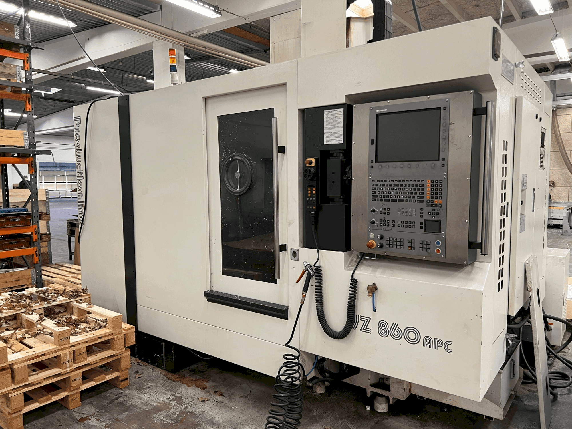 Front view of WEMAS VZ 860 APC machine