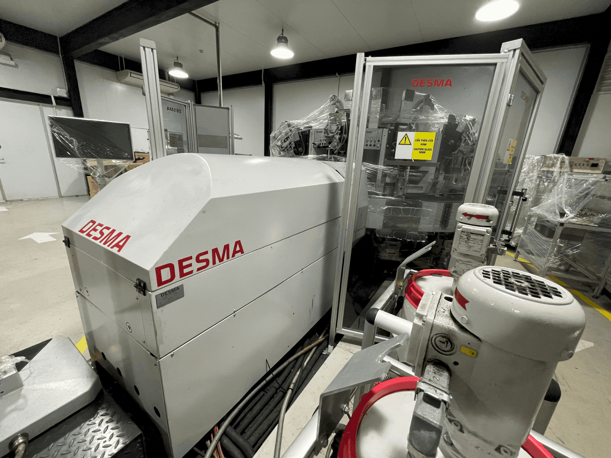 Front view of Kloeckner Desma PU D522/12-LDI machine