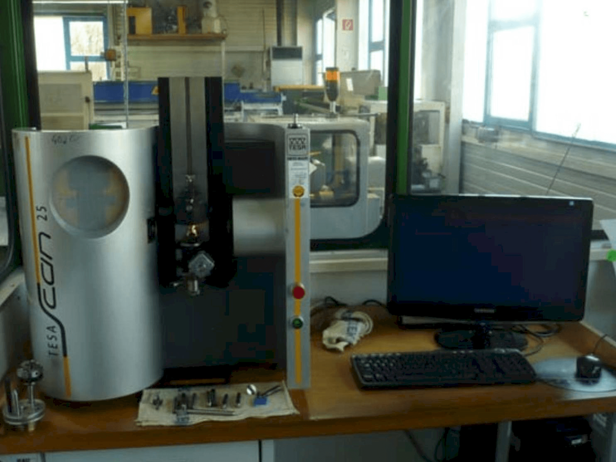 Front view of TESA Scan 25 machine