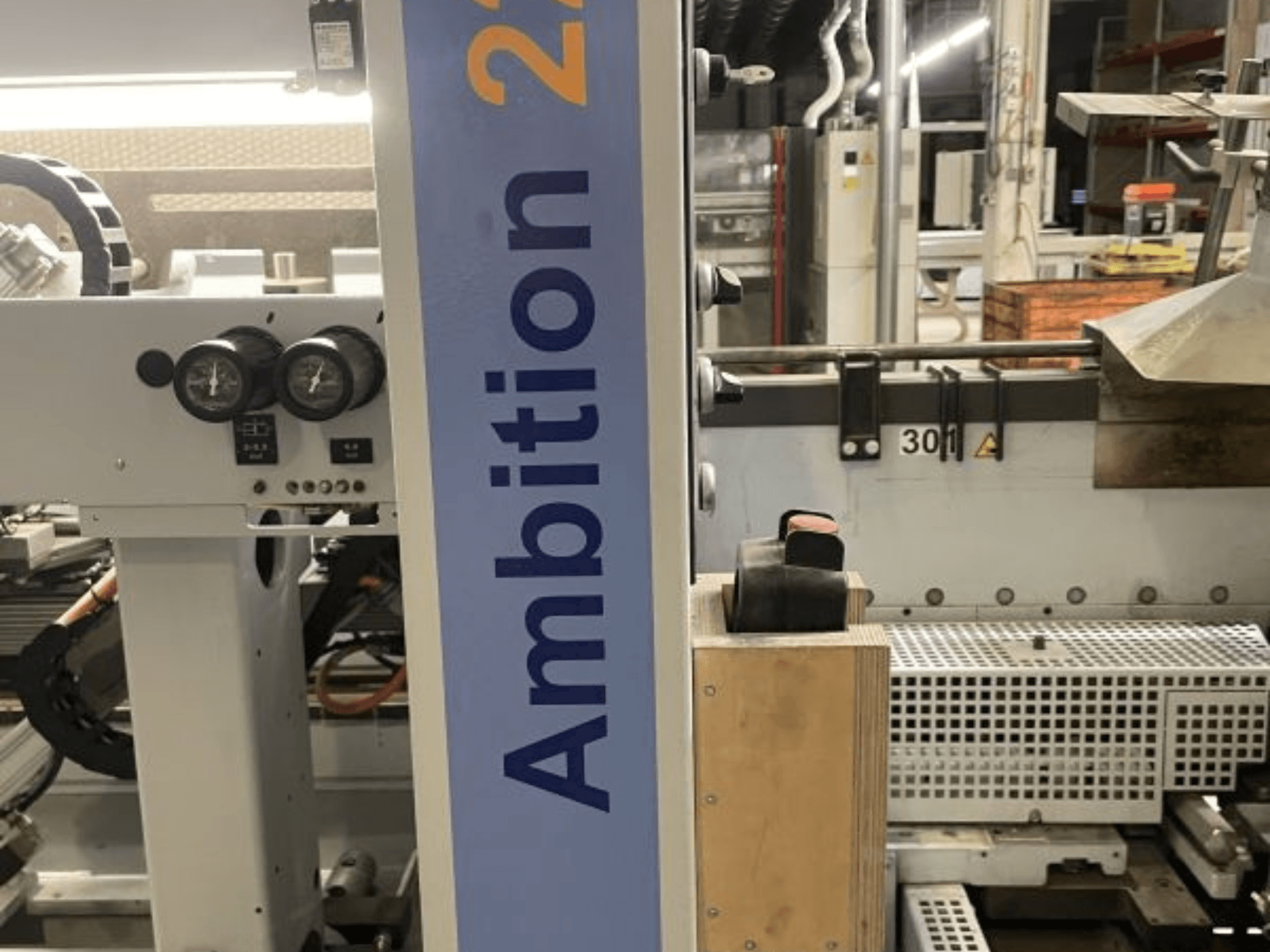 HOMAG KAL 210 Ambition 2264 edgebander front view, showcasing dials, controls, and branded side panel.