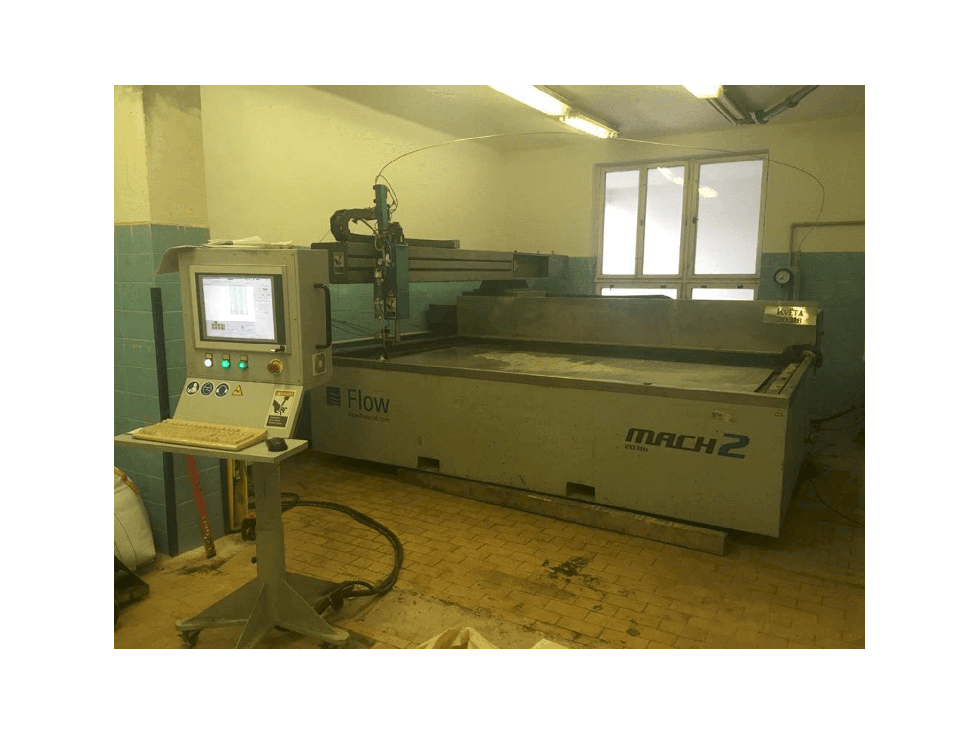 Front view of Flow Mach 2-3120b machine