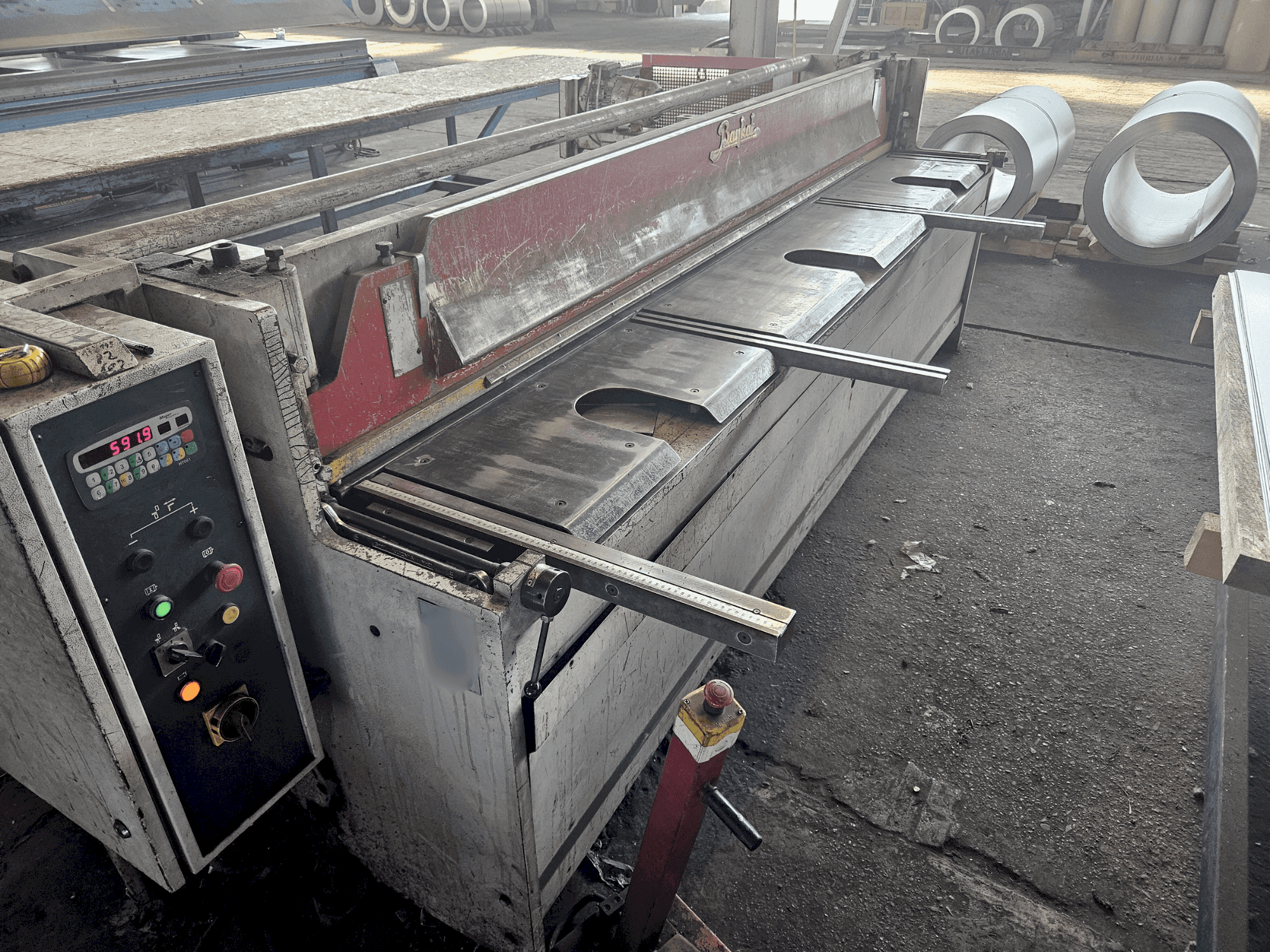 Front view of Baykal RGS 3150x3 machine