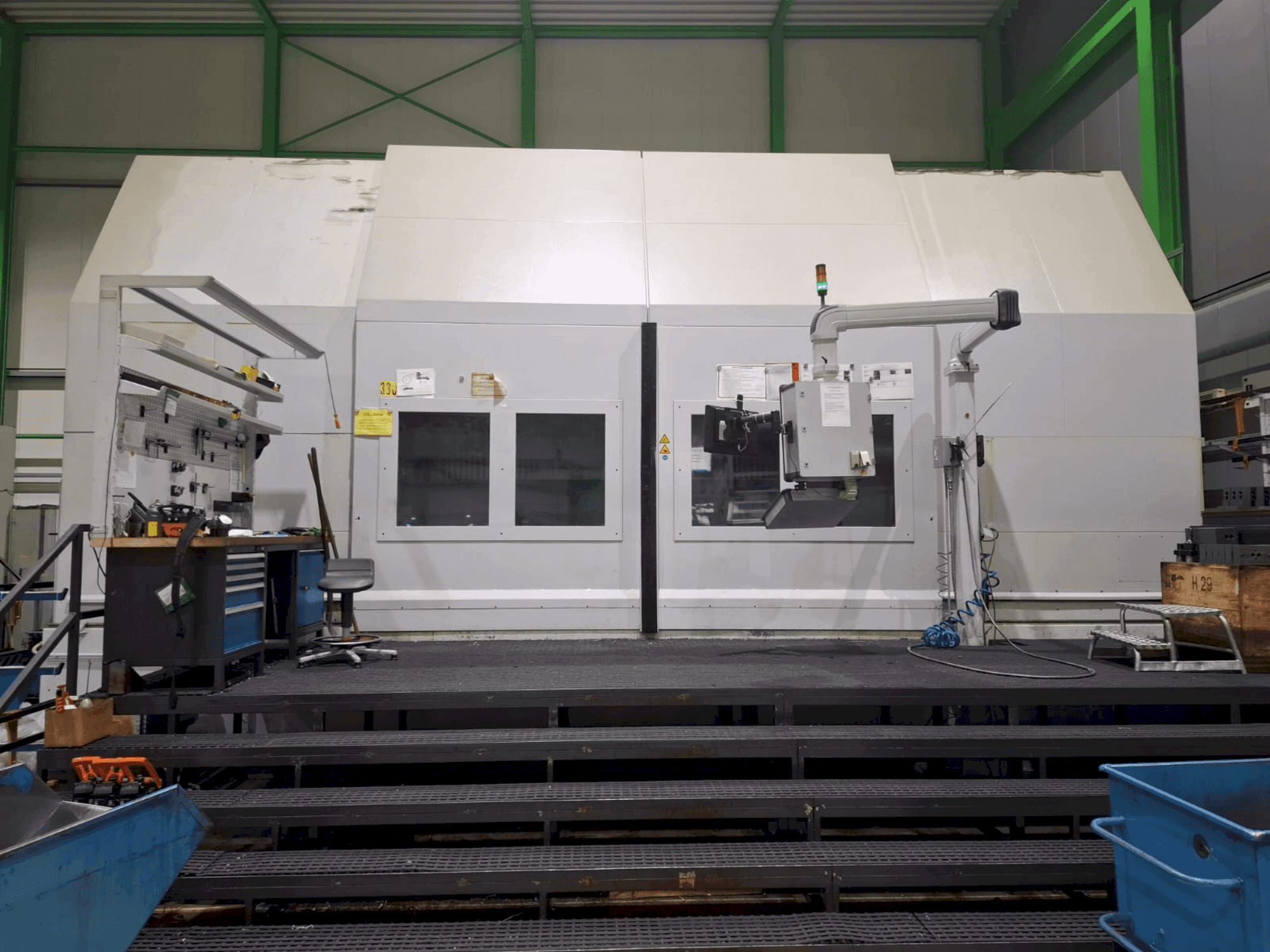 Front view of Pittler PV4000 machine