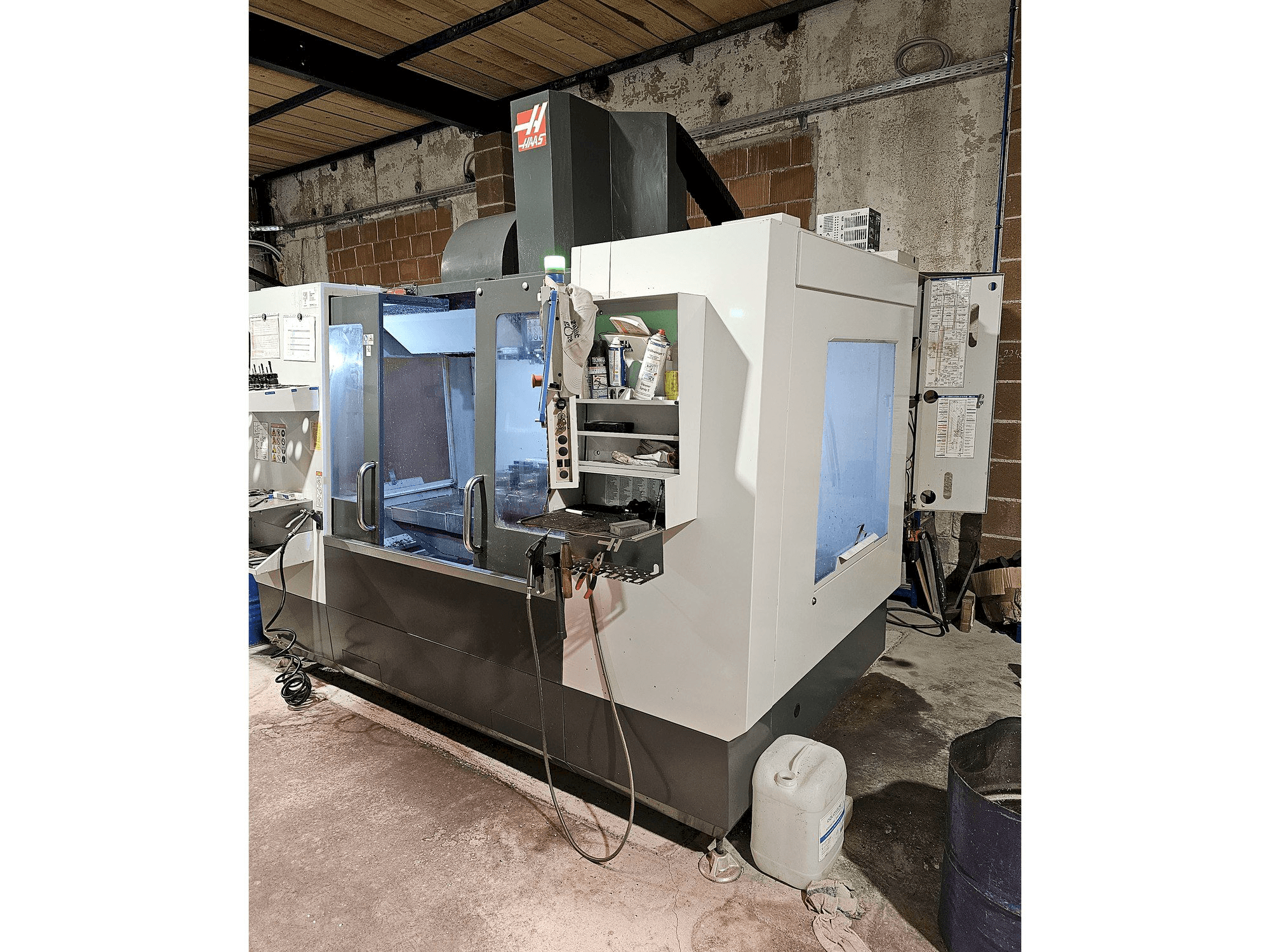 Front view of HAAS VM3 machine