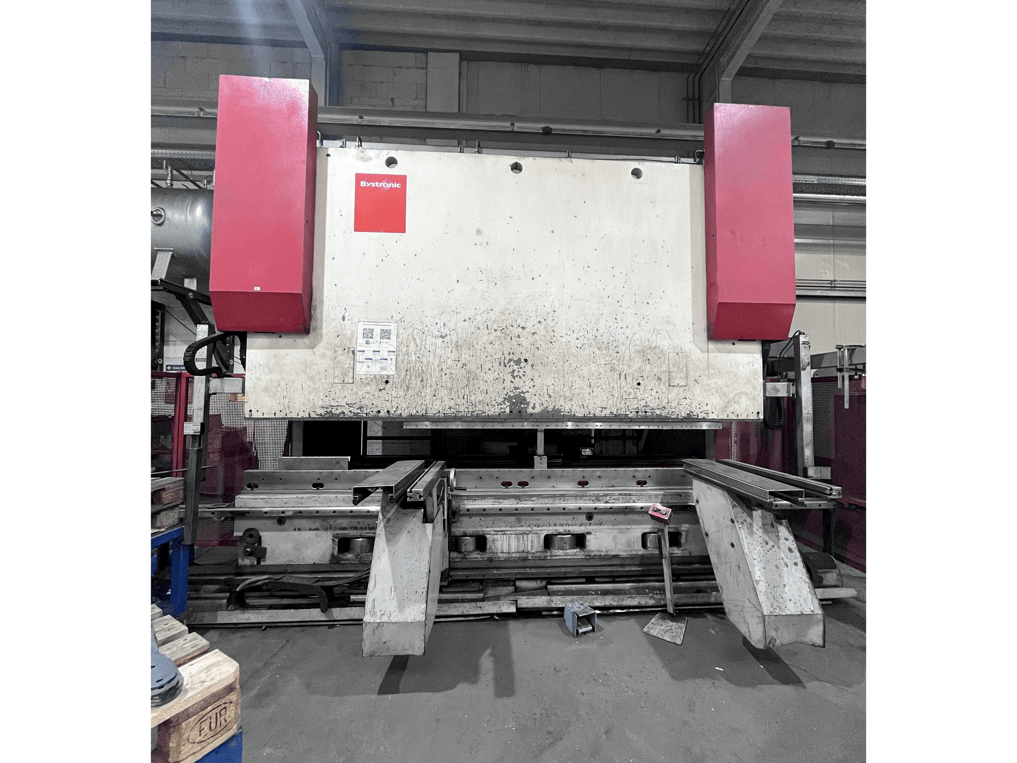 Front view of BEYELER PR10 320/4100 machine