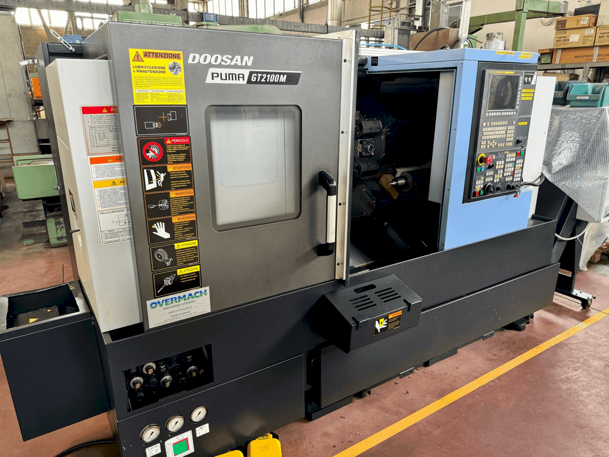 Front view of DOOSAN PUMA GT 2100M machine