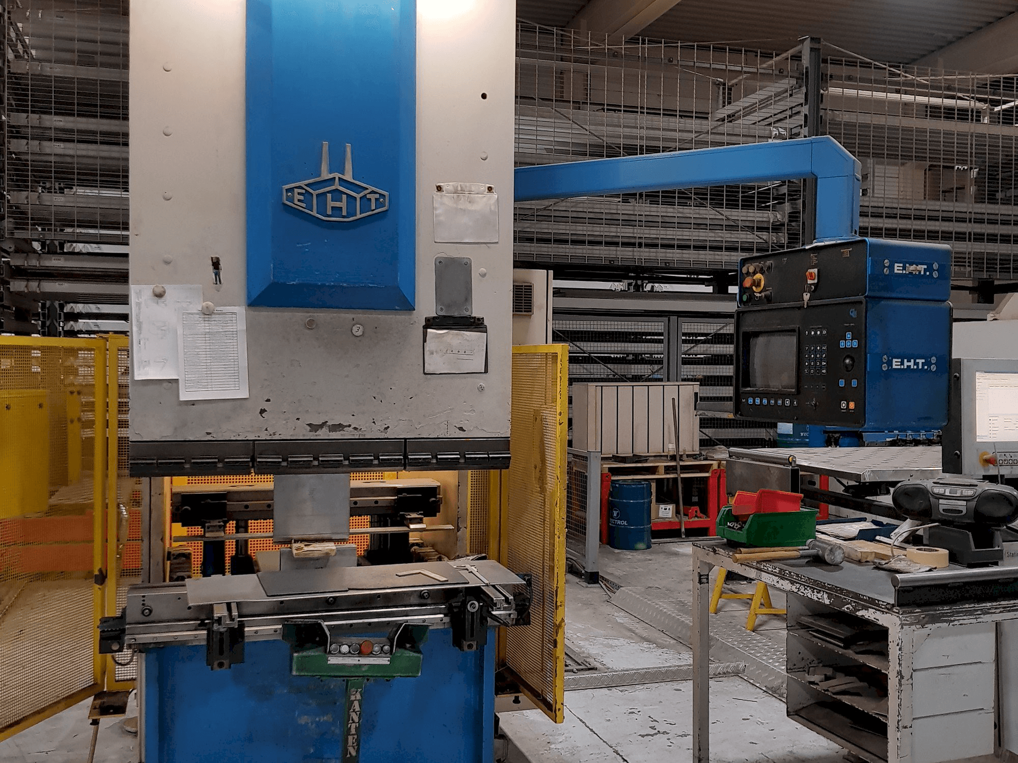 Front view of EHT EHP 5.5-12 machine