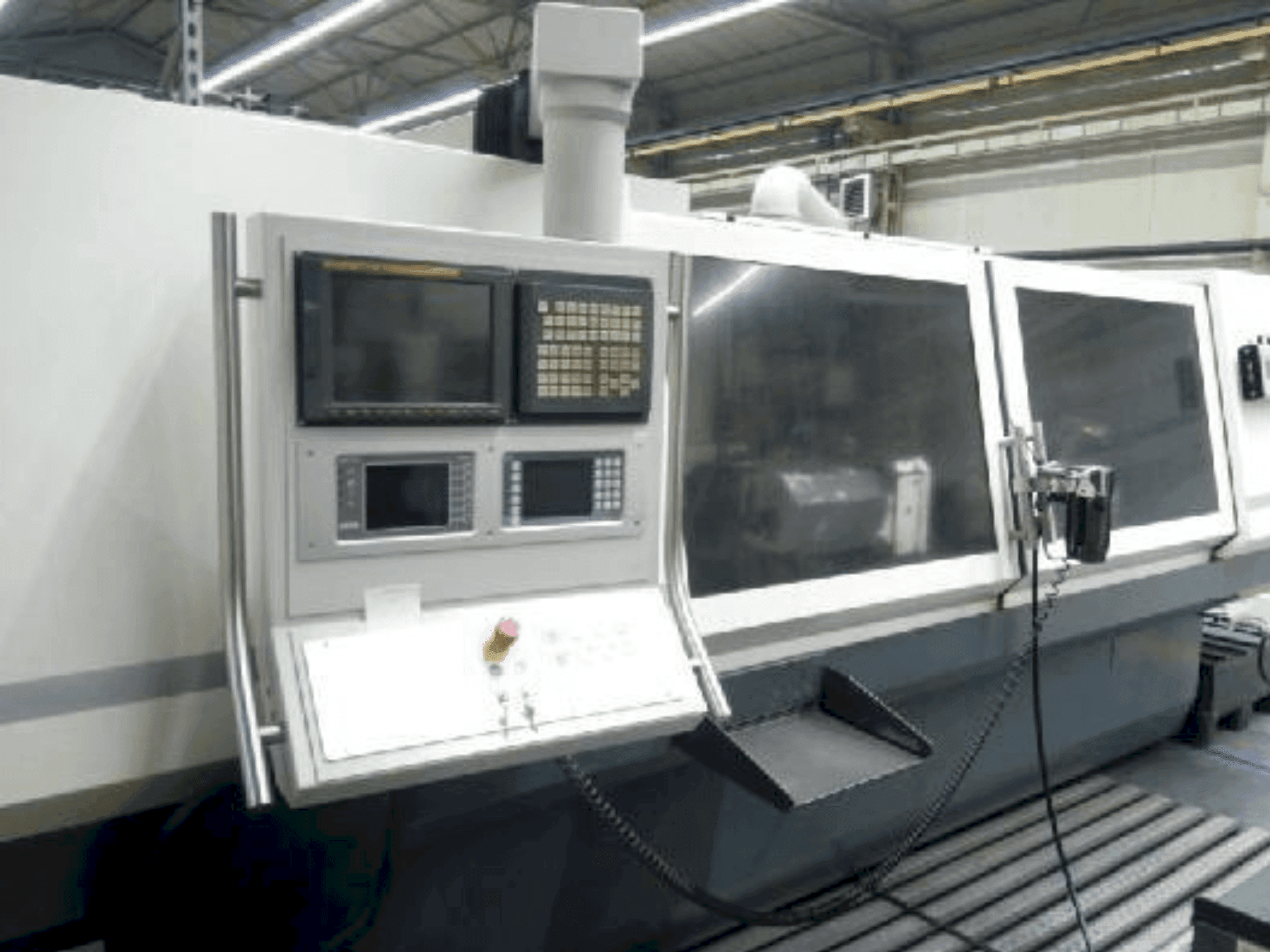 Front view of STUDER S40 CNC machine