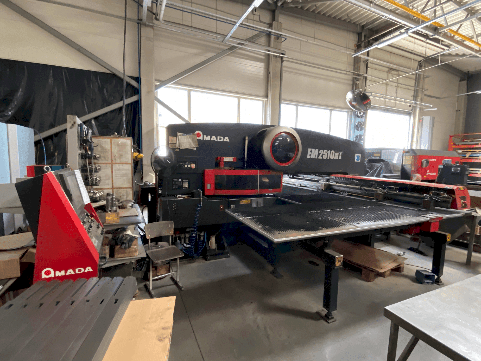 Front view of AMADA EM2510NT machine