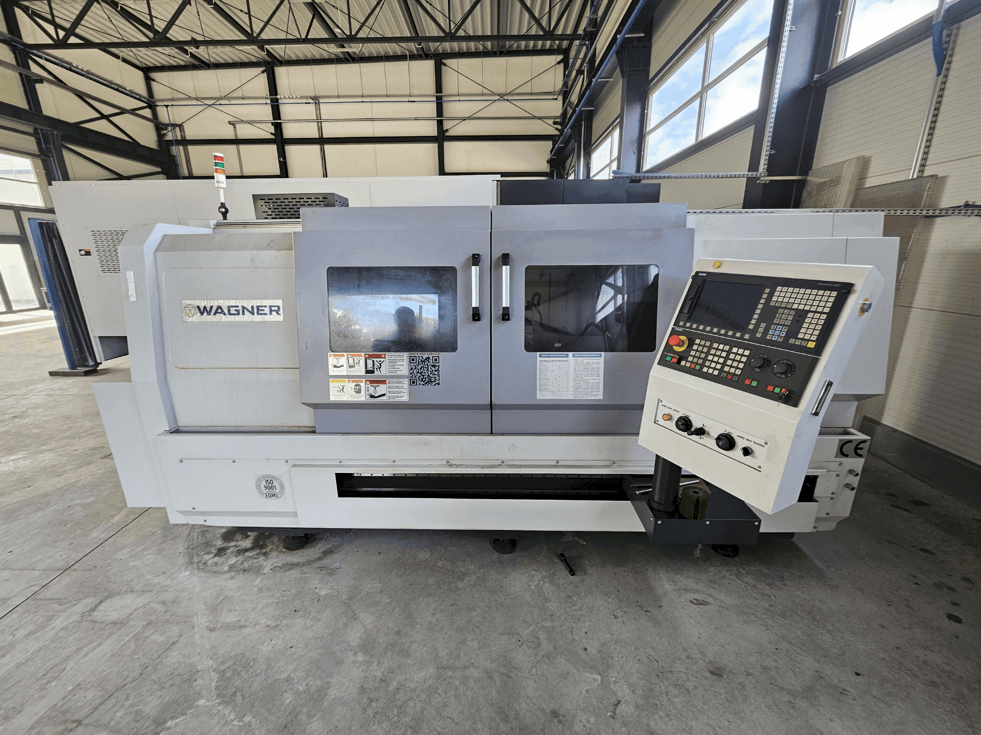 Front view of WAGNER WDE 500 PLUS machine