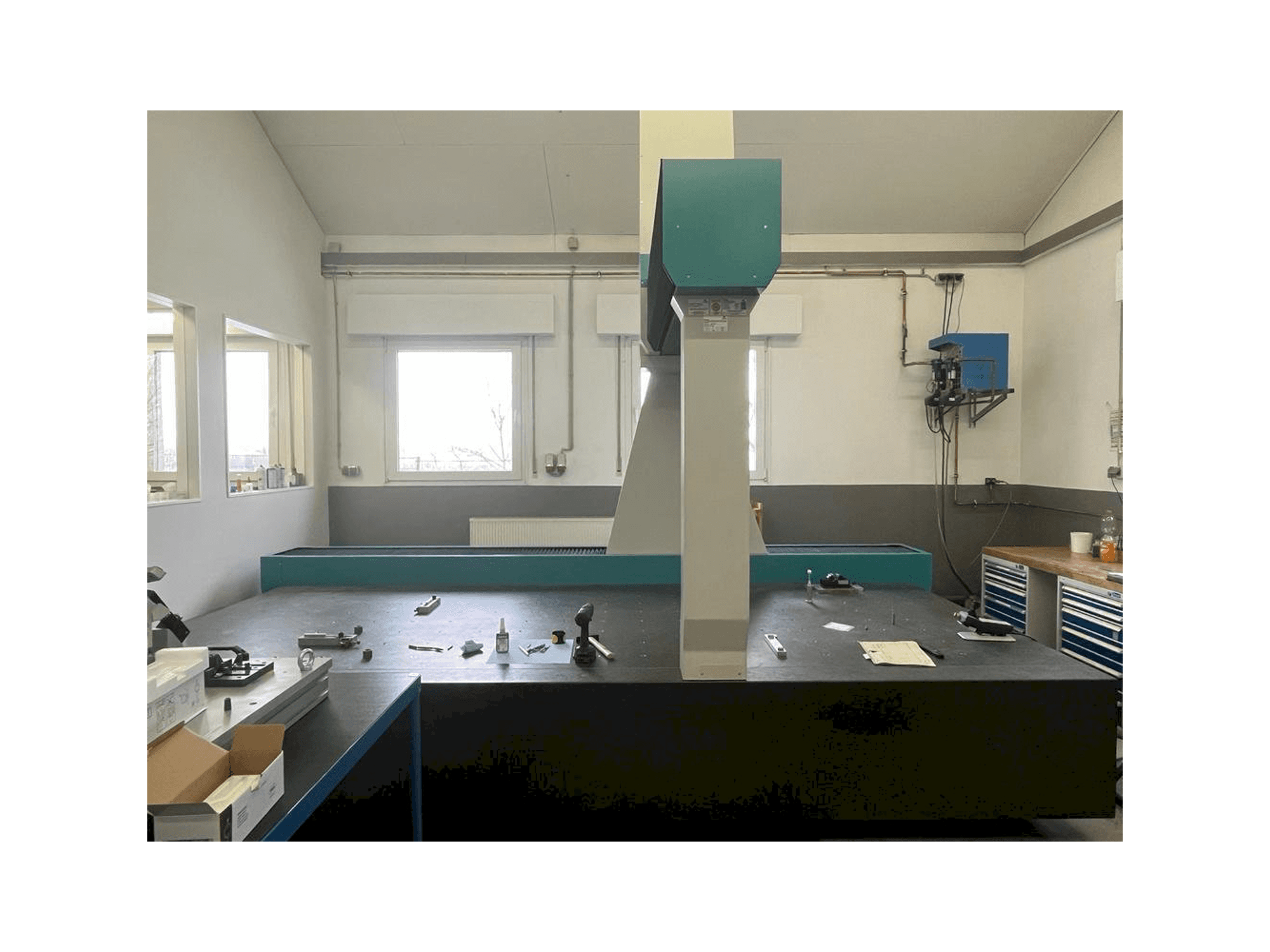 Front view of Wenzel LH 1512 machine