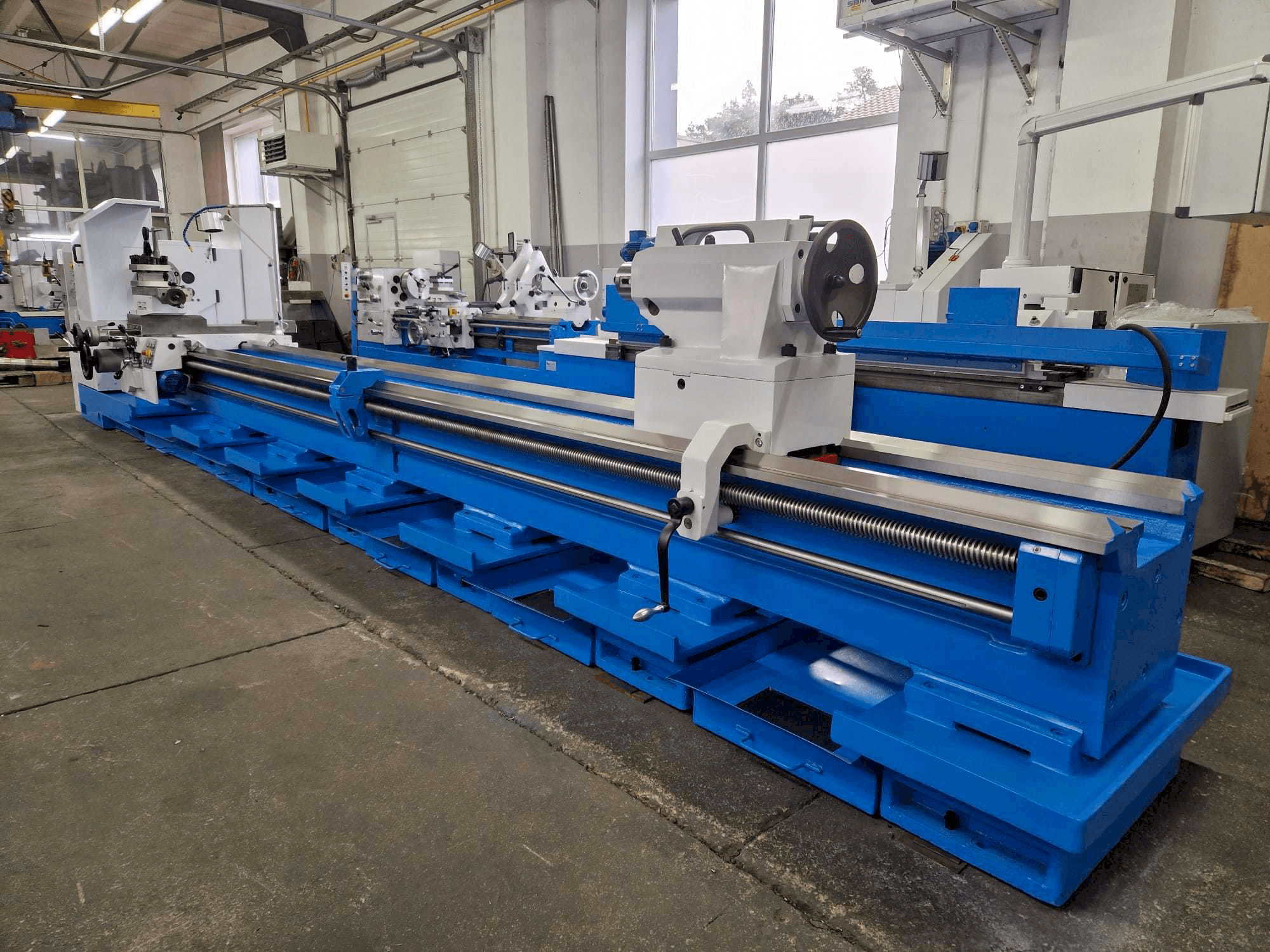 Front view of Poreba TPK 90 x 6000 machine