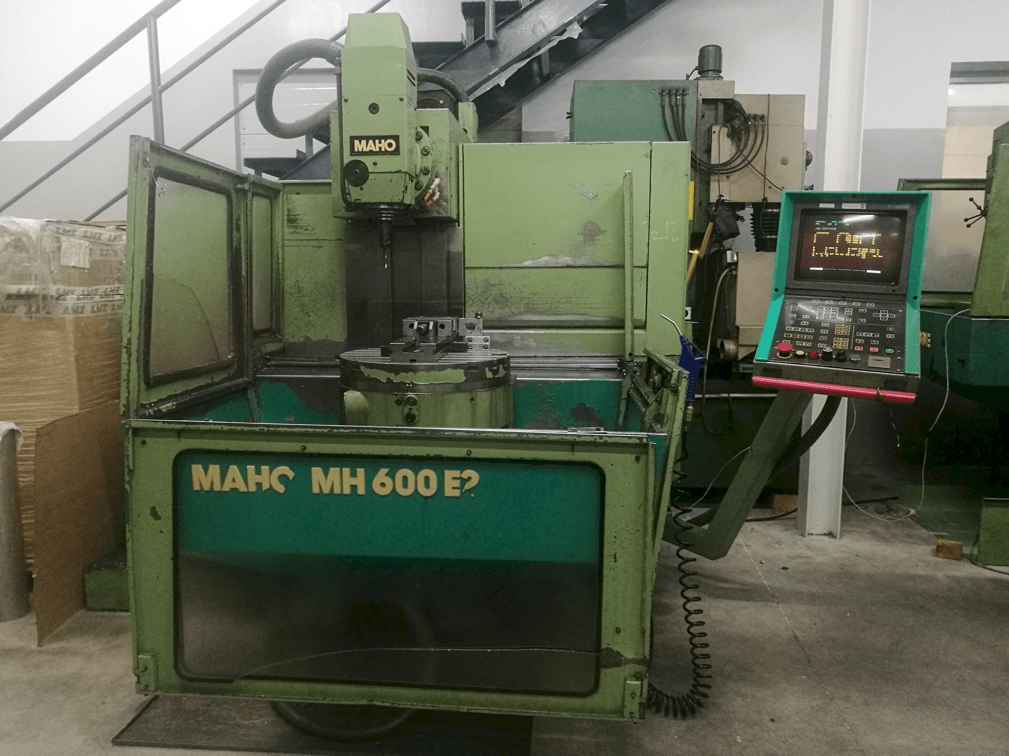 Front view of Maho MH 600 E2 machine