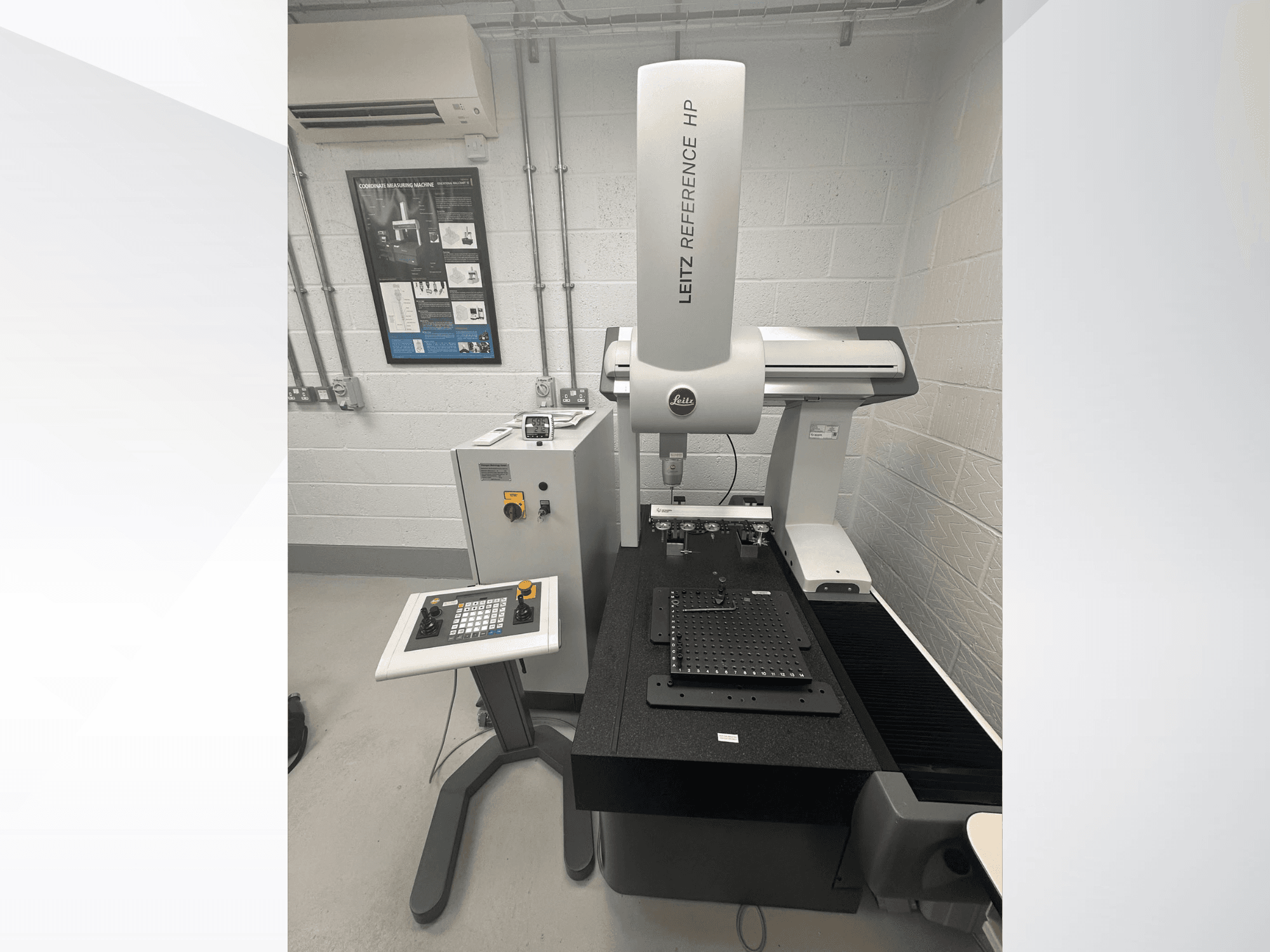 Coordination Measuring Machine LEITZ Reference HP in front view, featuring a control panel and measurement surface.