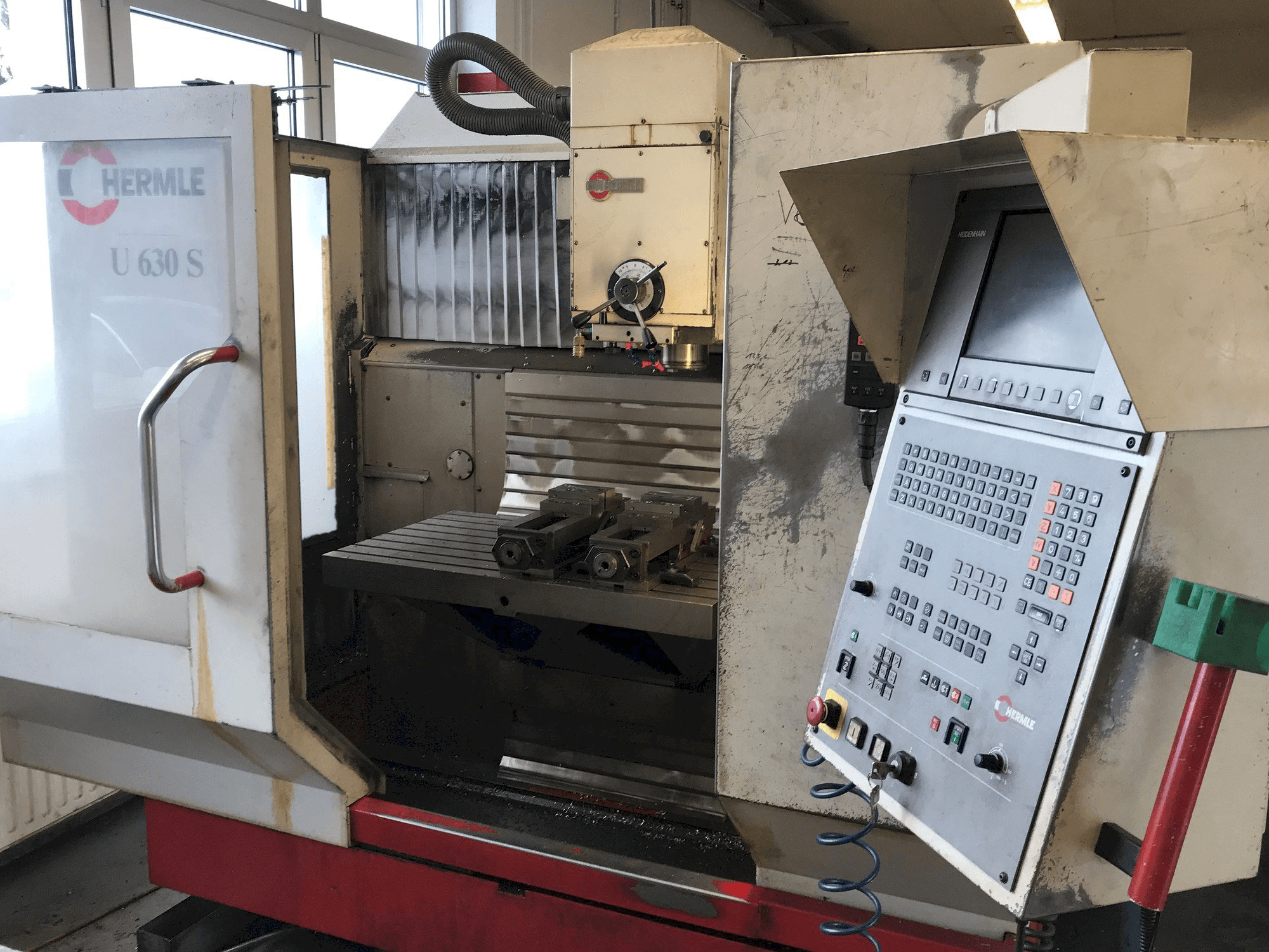 Front view of HERMLE U 630 S machine