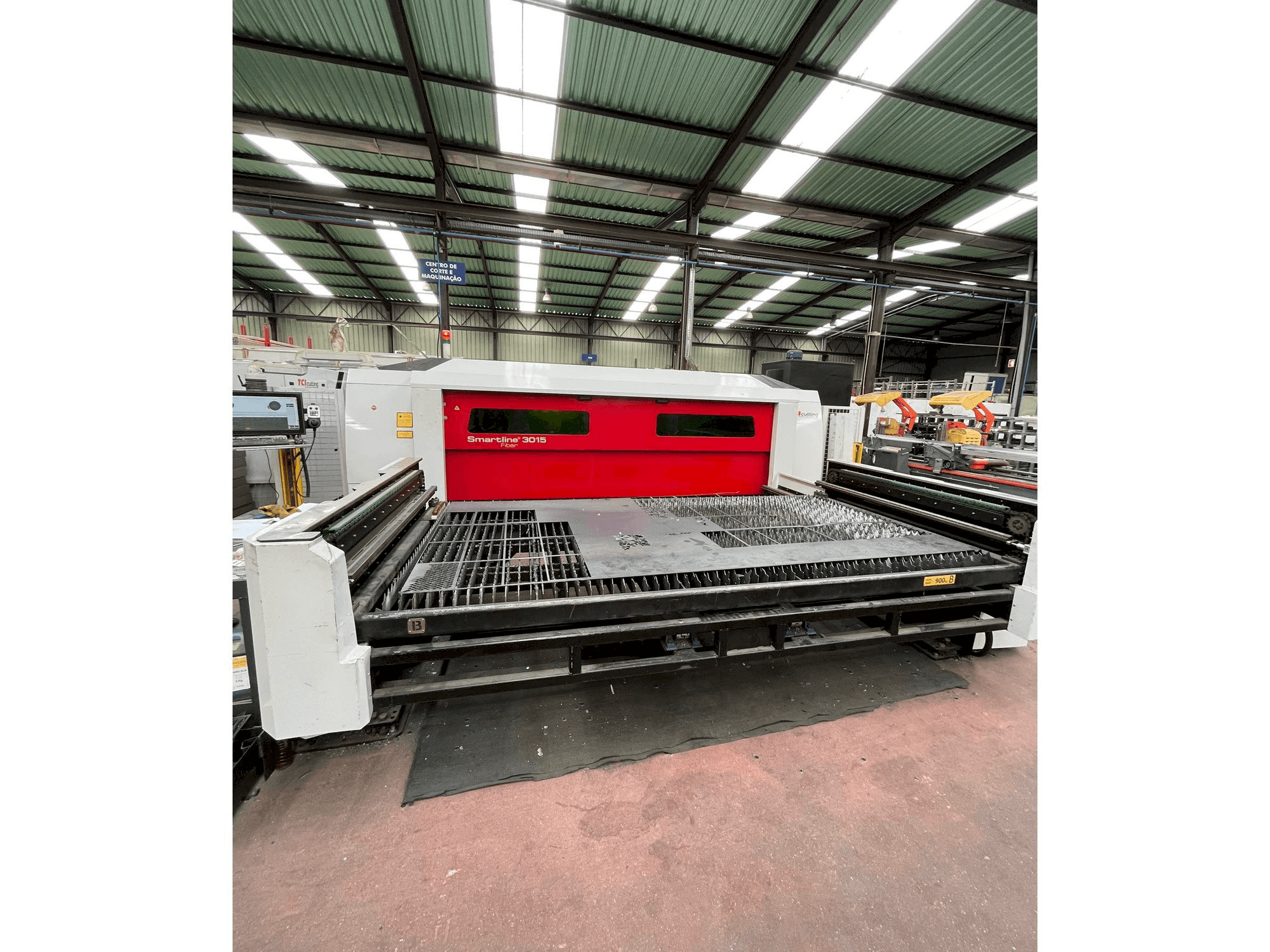 Front view of TCI Smartline Fiber 3015 3KW machine