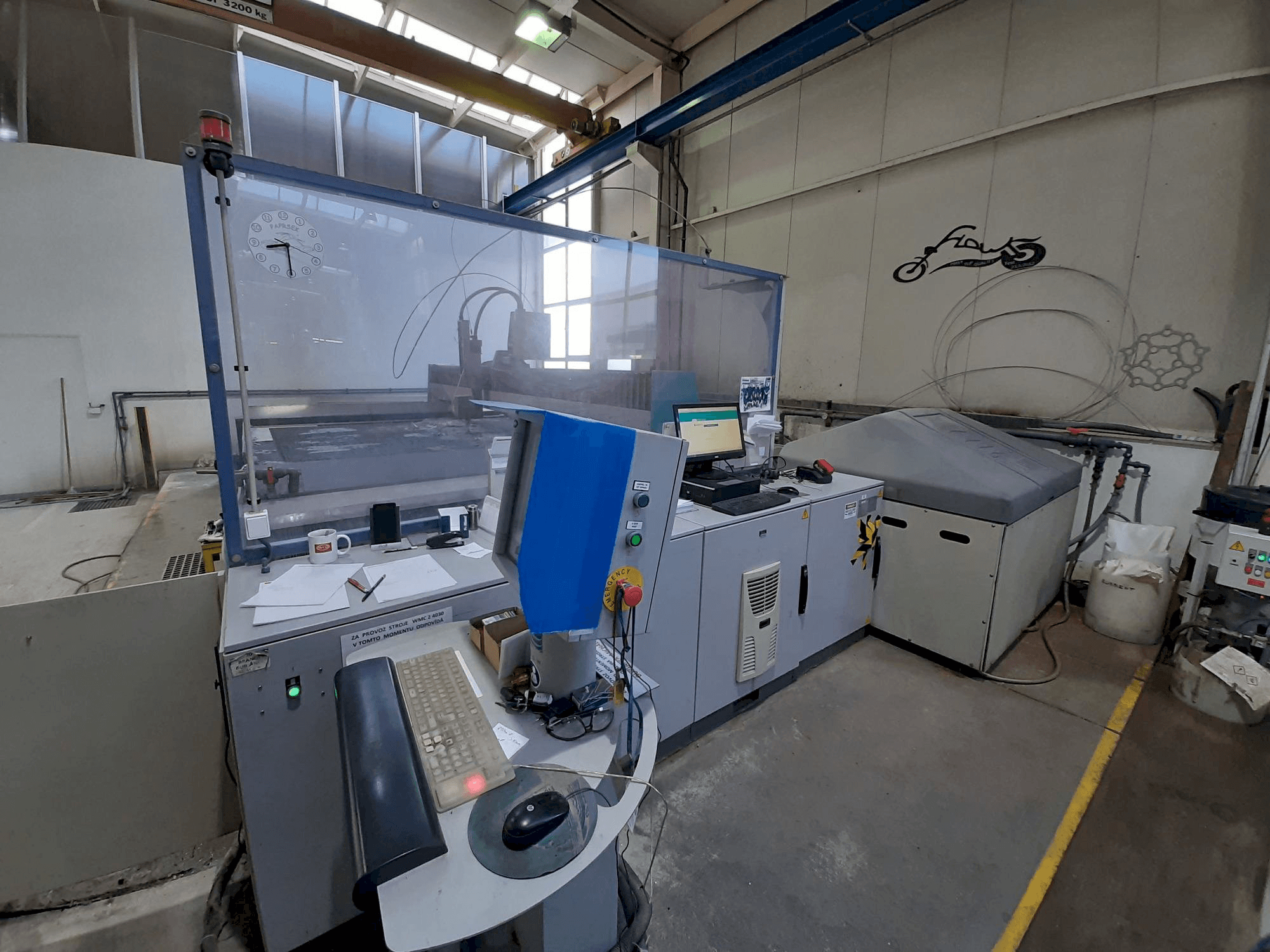 Front view of Flow WMC2-4030 machine